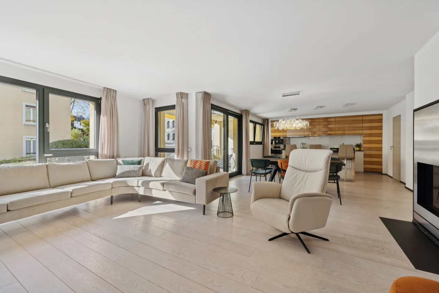 Raro appartamento di lusso con terrazza-giardino, a pochi passi dal lago - Foto 4 di 11