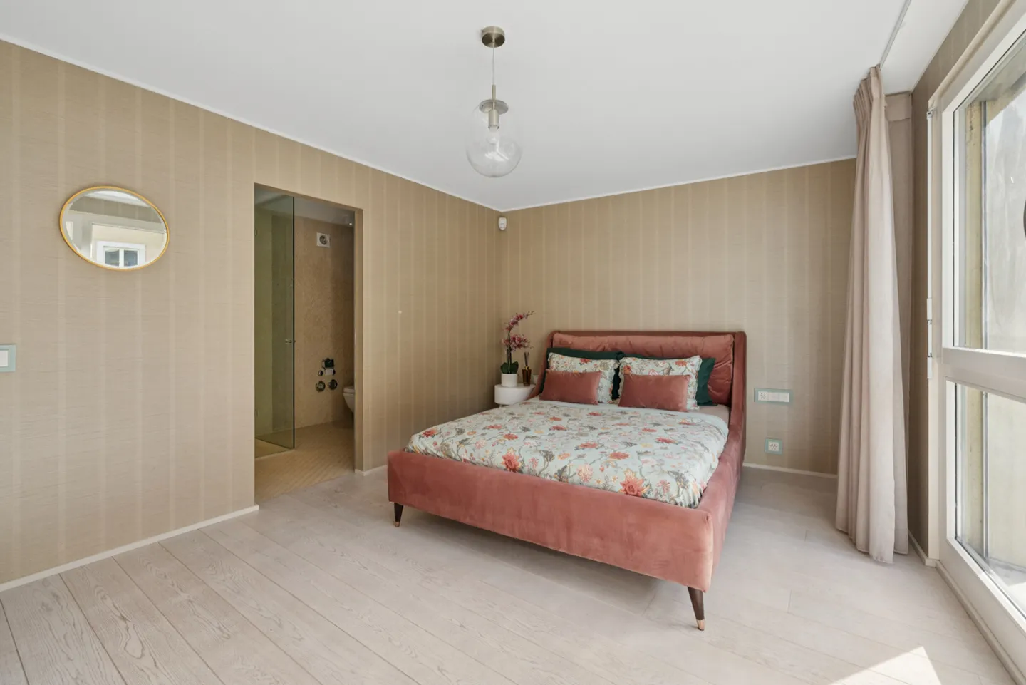 Raro appartamento di lusso con terrazza-giardino, a pochi passi dal lago - Foto 9 di 11