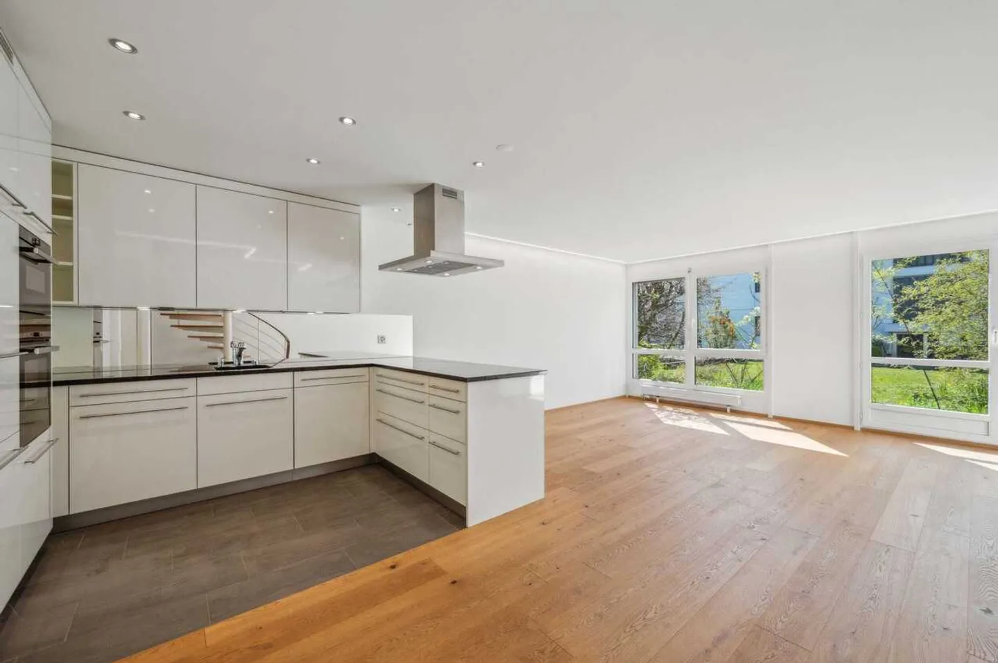 Charmante 3.5-Zimmer-Maisonette mit Terrasse in Zollikofen - Foto 3 von 13