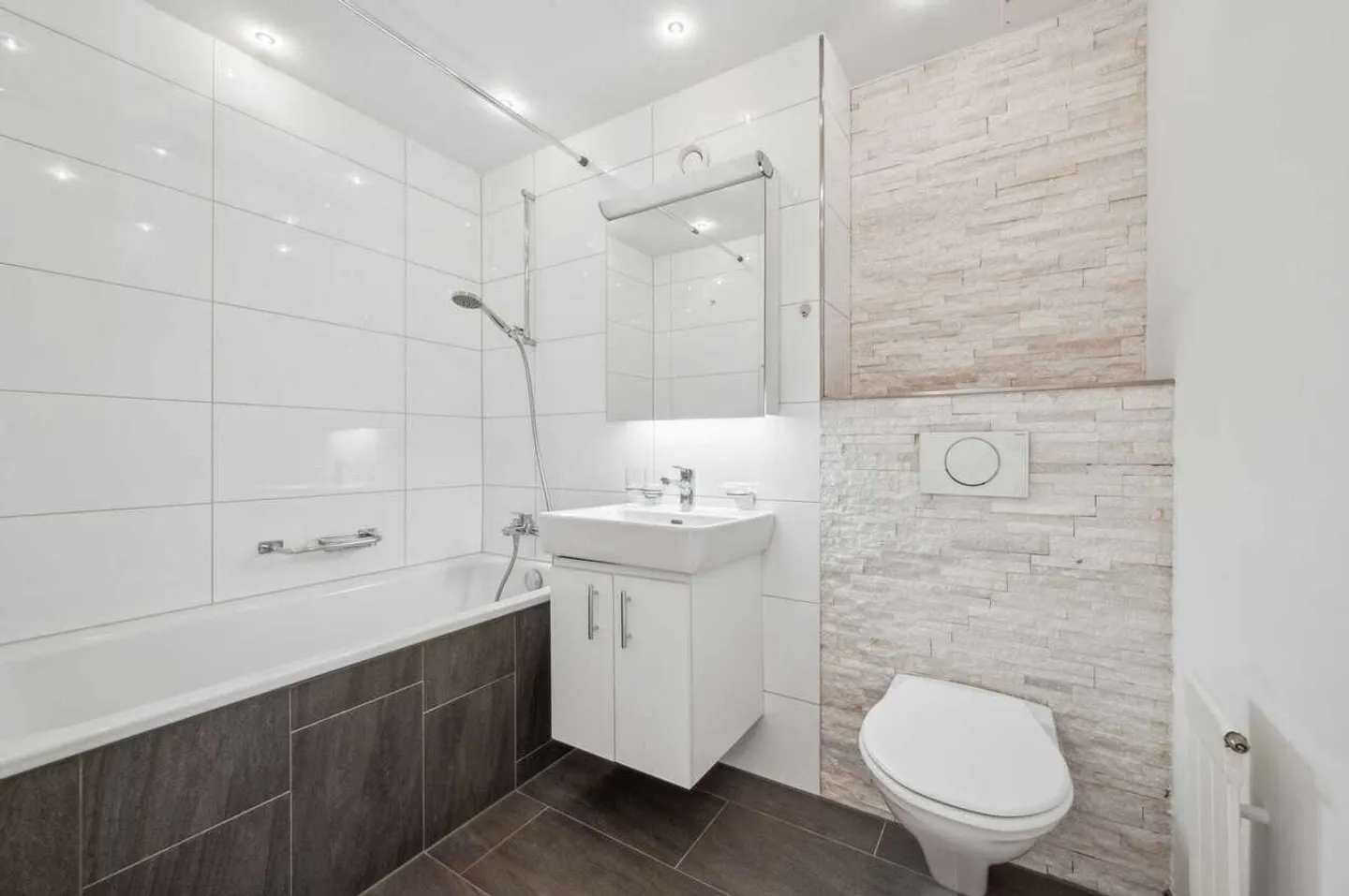 Charmante 3.5-Zimmer-Maisonette mit Terrasse in Zollikofen - Foto 8 von 13