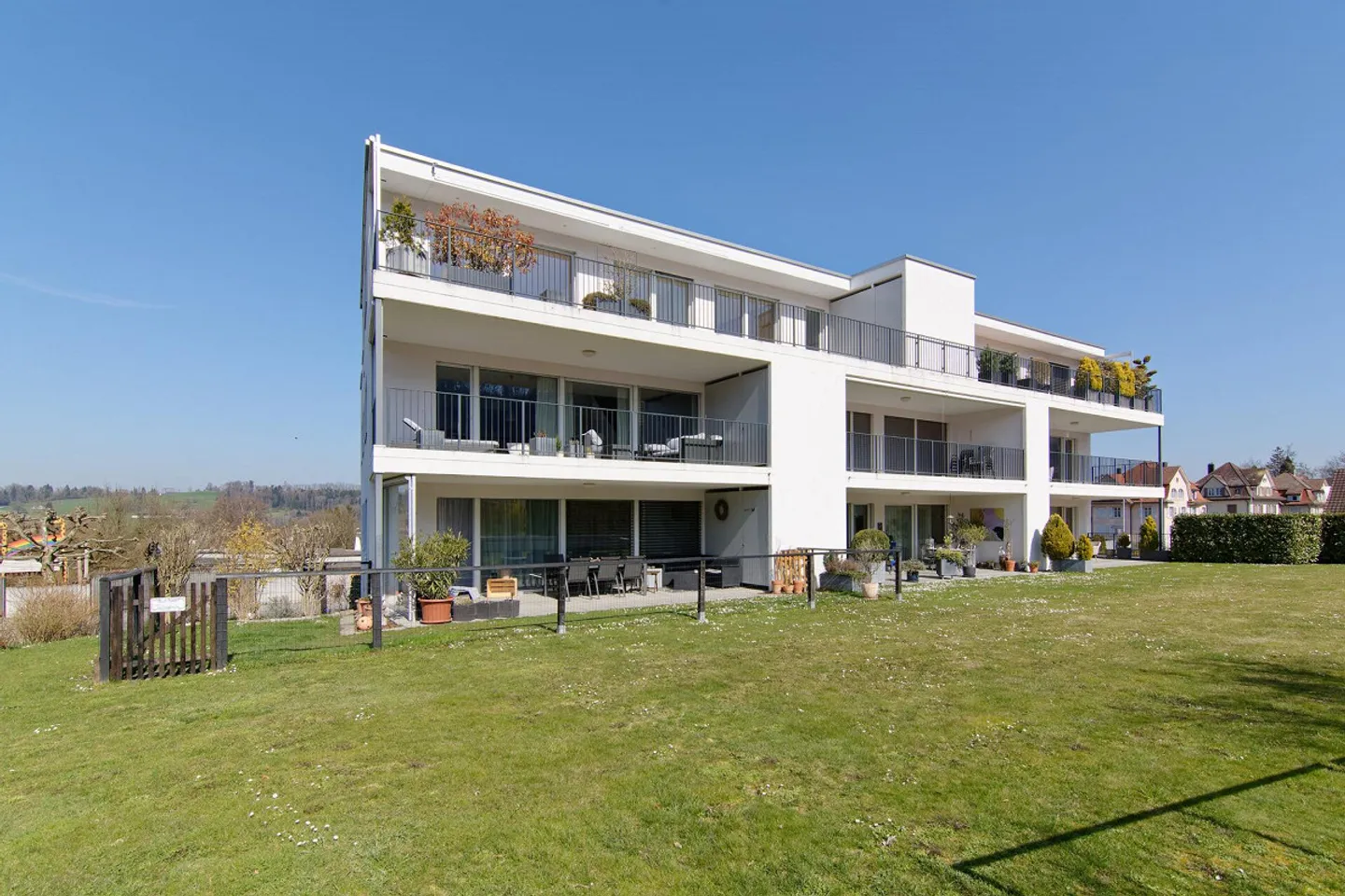 Appartement penthouse spacieux de 4,5 pièces avec vue panoramique, grande terrasse et... - Photo 1 sur 30