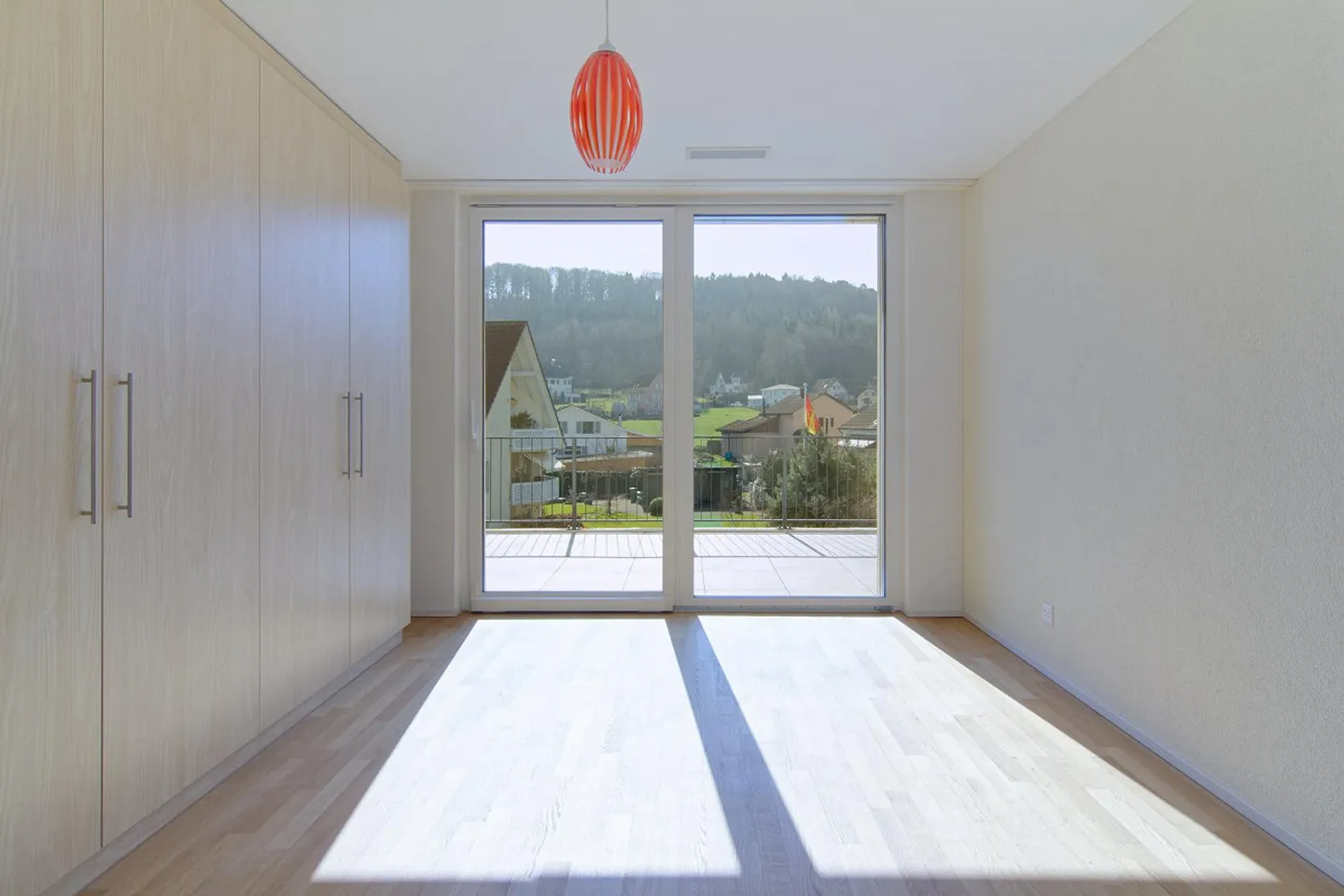 Appartement penthouse spacieux de 4,5 pièces avec vue panoramique, grande terrasse et... - Photo 5 sur 30