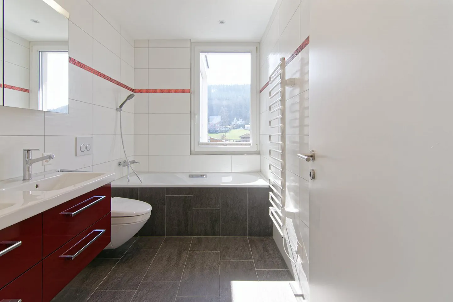 Appartement penthouse spacieux de 4,5 pièces avec vue panoramique, grande terrasse et... - Photo 6 sur 30