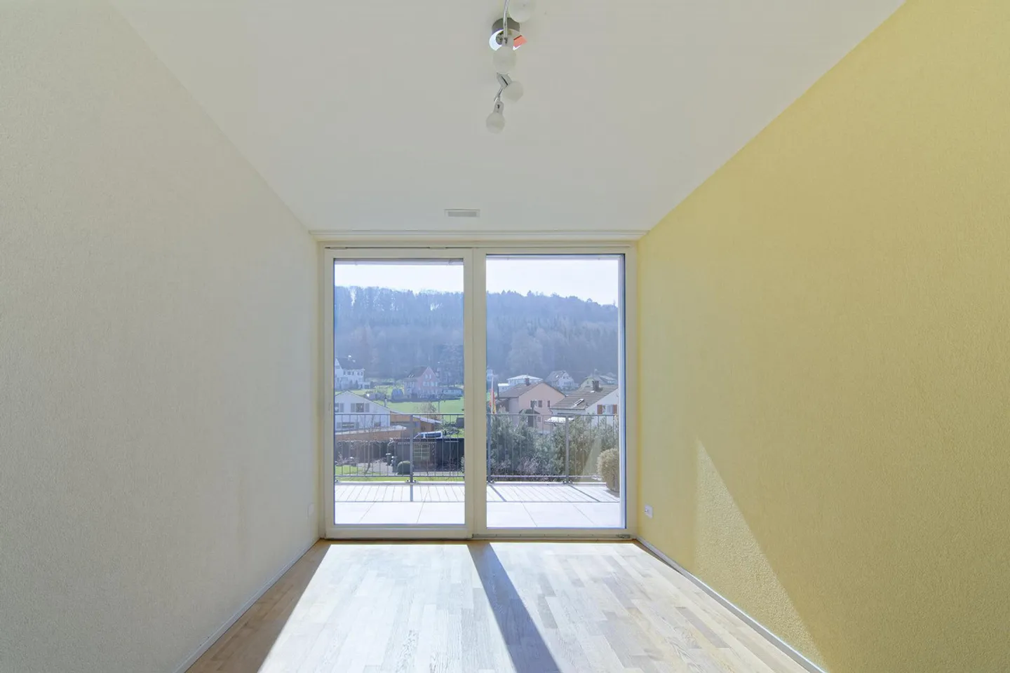 Appartement penthouse spacieux de 4,5 pièces avec vue panoramique, grande terrasse et... - Photo 10 sur 30
