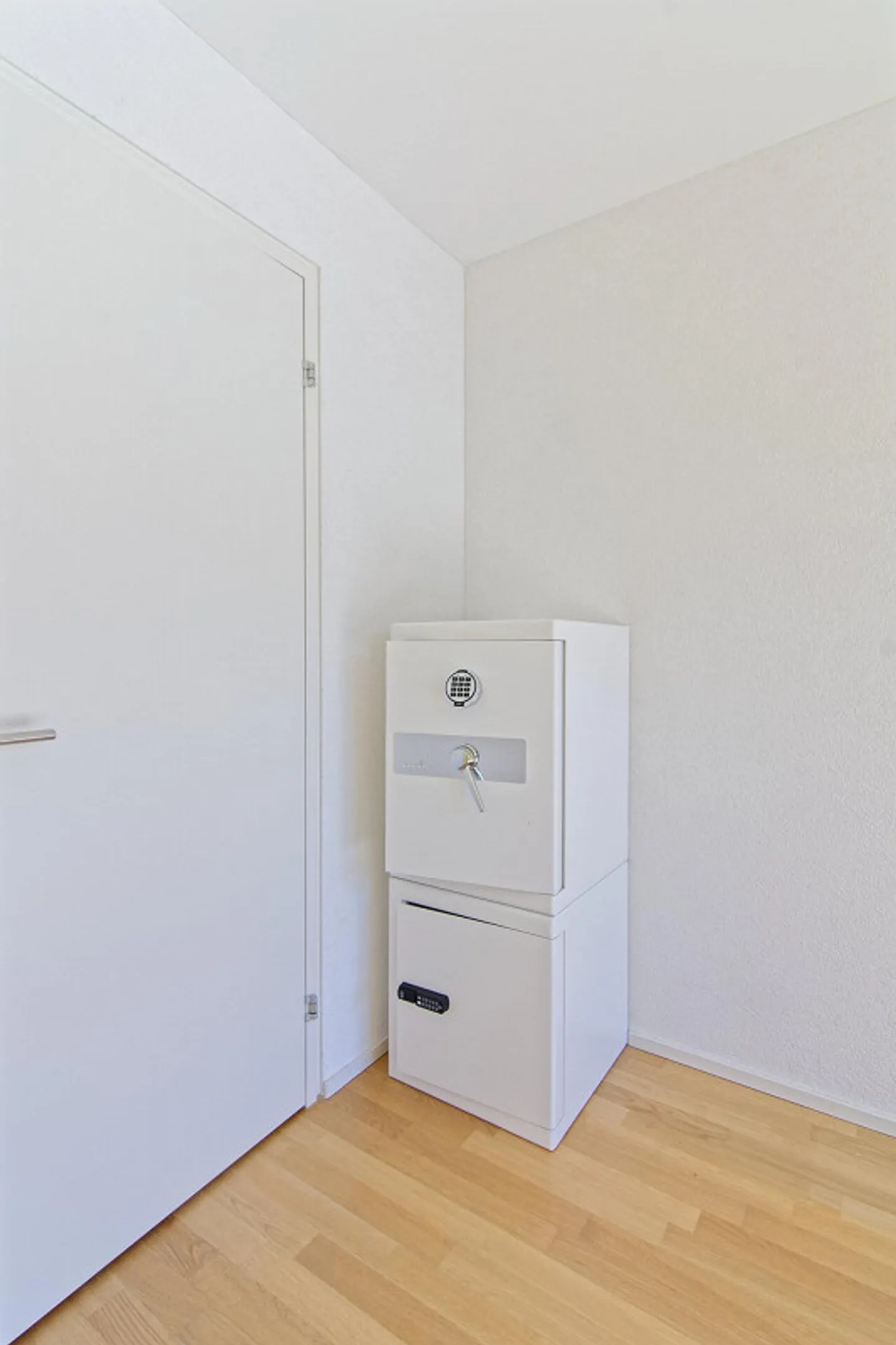 Appartement penthouse spacieux de 4,5 pièces avec vue panoramique, grande terrasse et... - Photo 11 sur 30