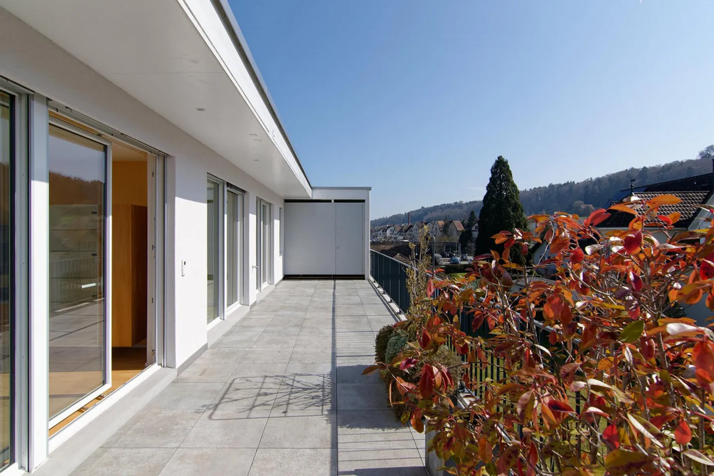 Appartement penthouse spacieux de 4,5 pièces avec vue panoramique, grande terrasse et... - Photo 12 sur 30