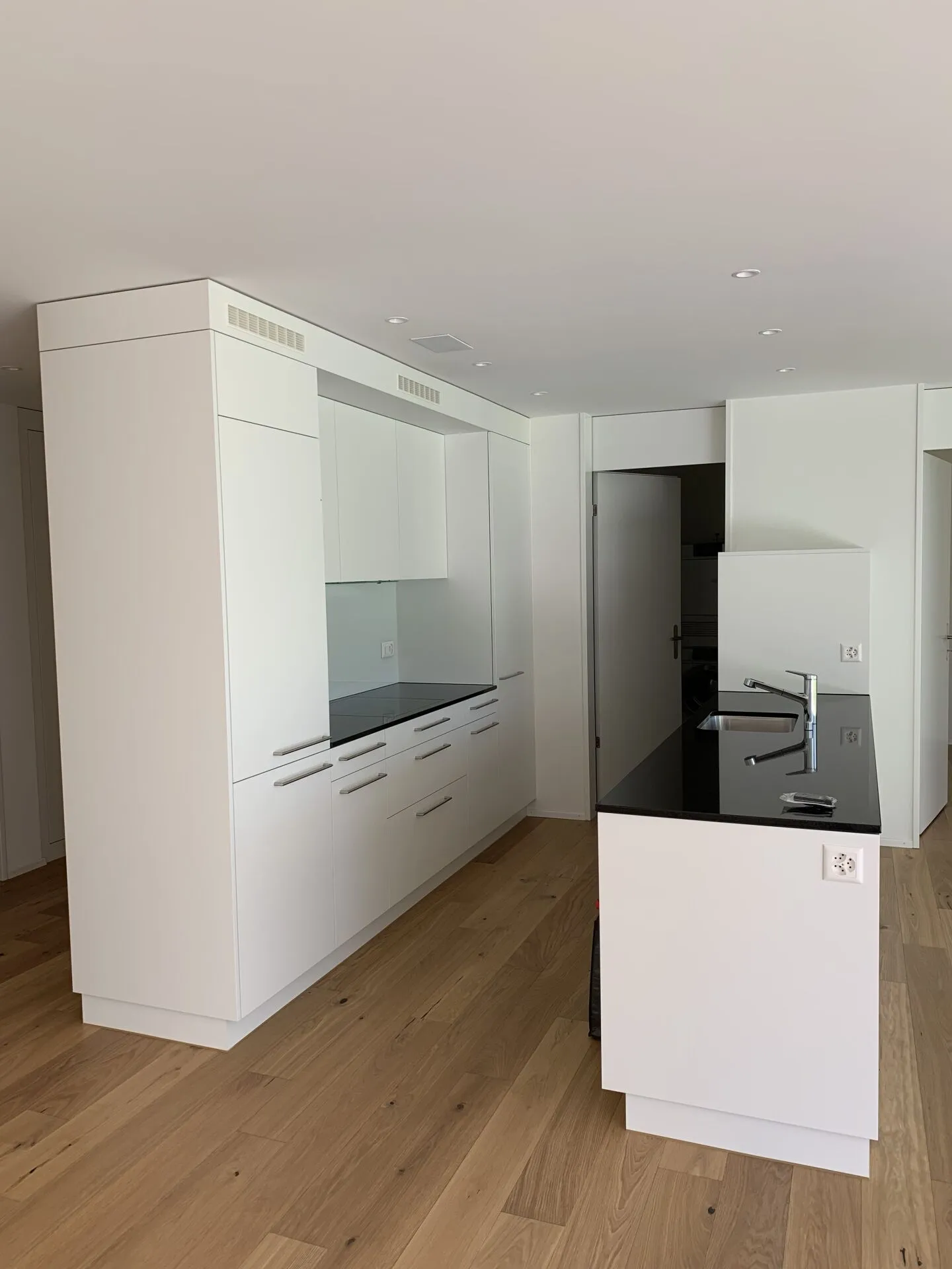 Appartement exclusif de 3,5 pièces au rez-de-chaussée, à proximité immédiate de la vieille ville ! - Photo 5 sur 14