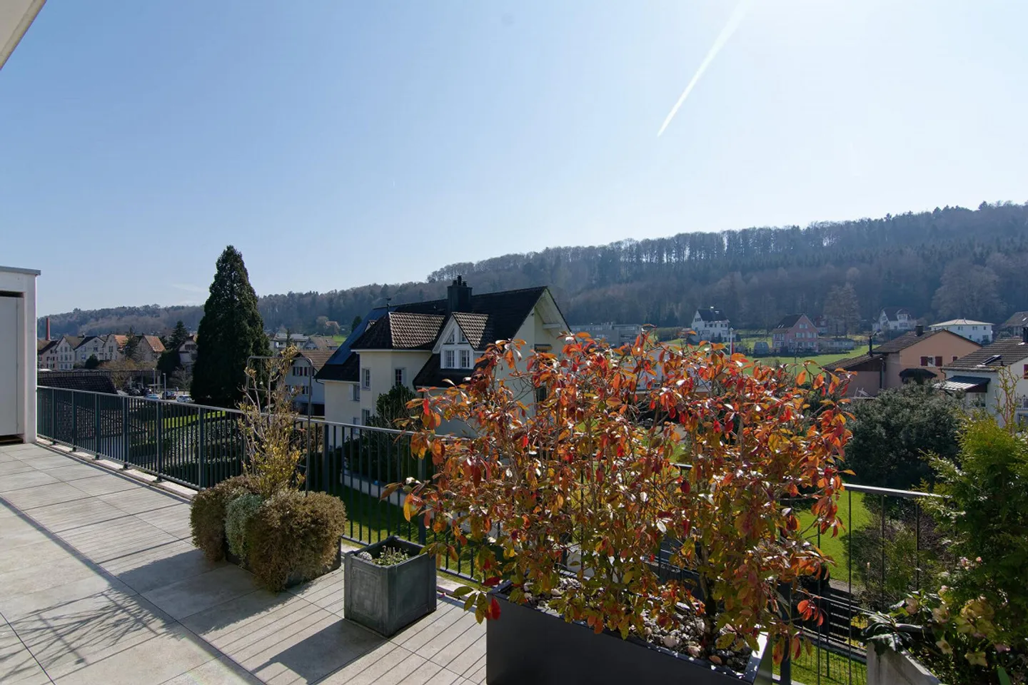 Appartement penthouse spacieux de 4,5 pièces avec vue panoramique, grande terrasse et... - Photo 14 sur 30