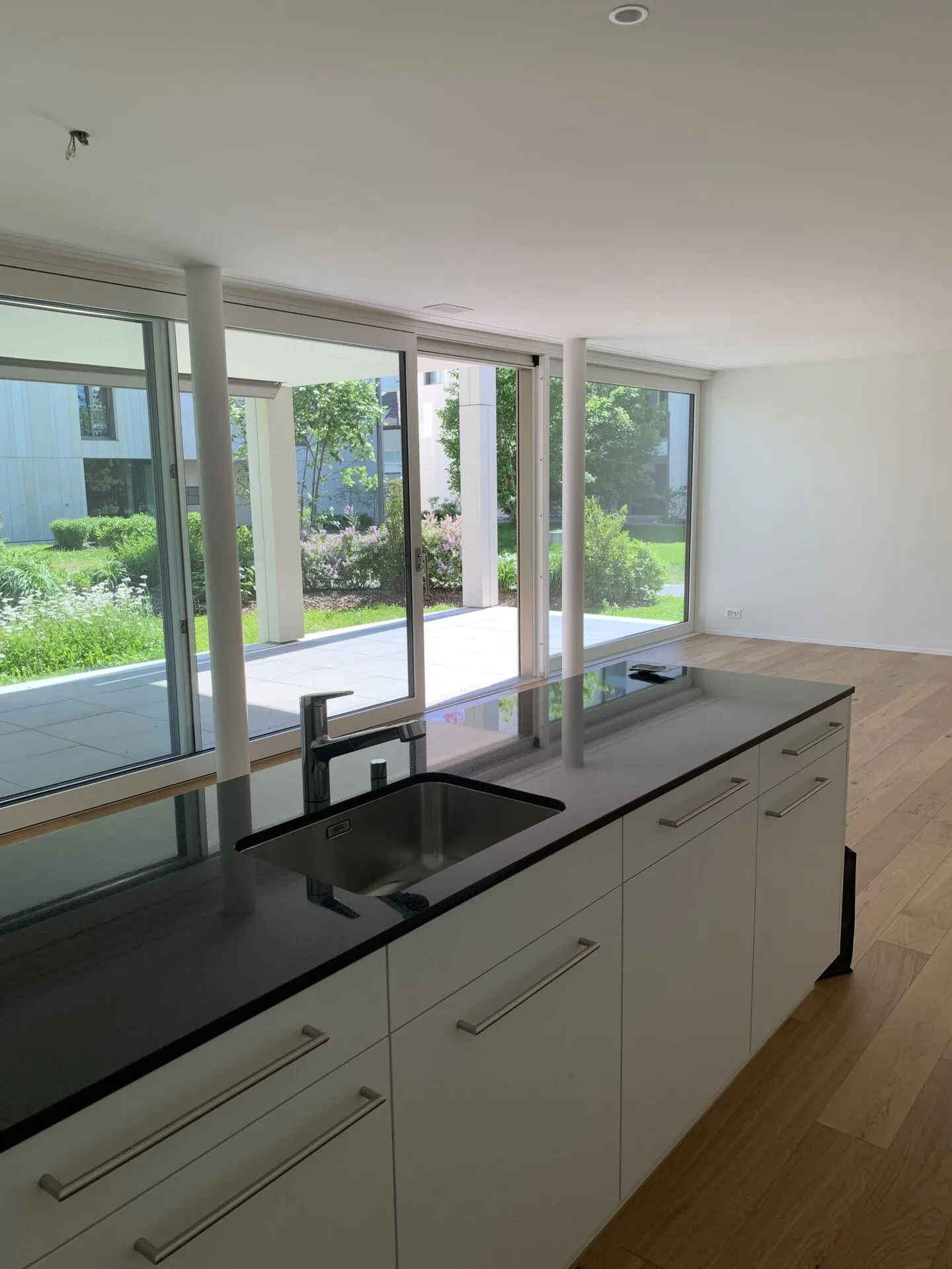 Appartement exclusif de 3,5 pièces au rez-de-chaussée, à proximité immédiate de la vieille ville ! - Photo 4 sur 14