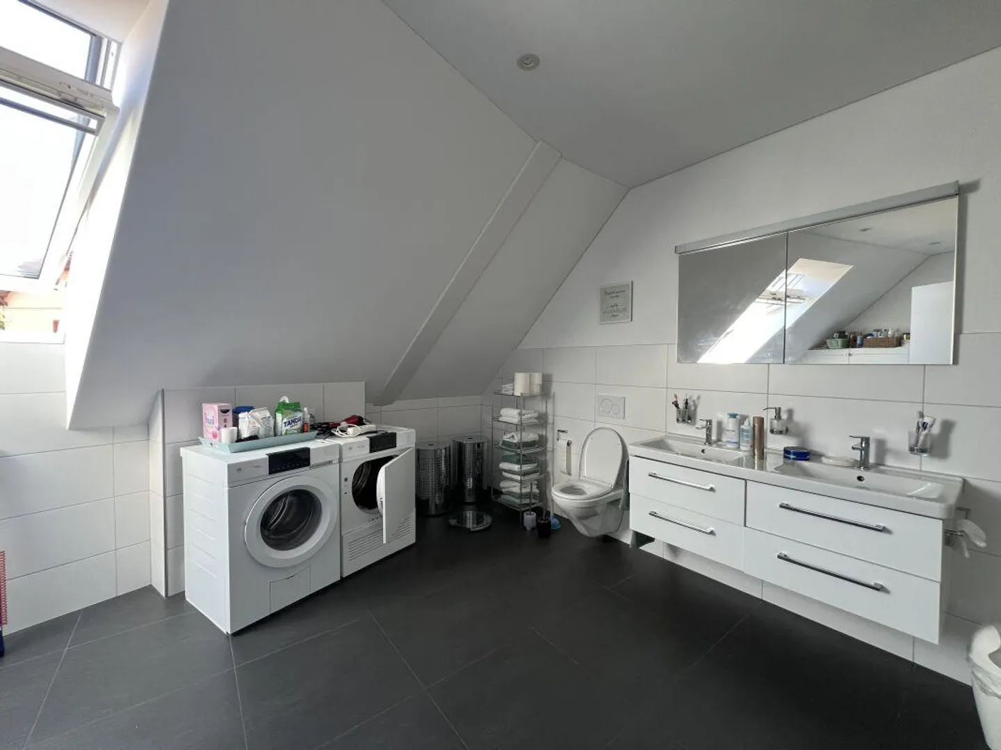 Appartement en maisonette moderne avec balcon loggia - Photo 4 sur 10