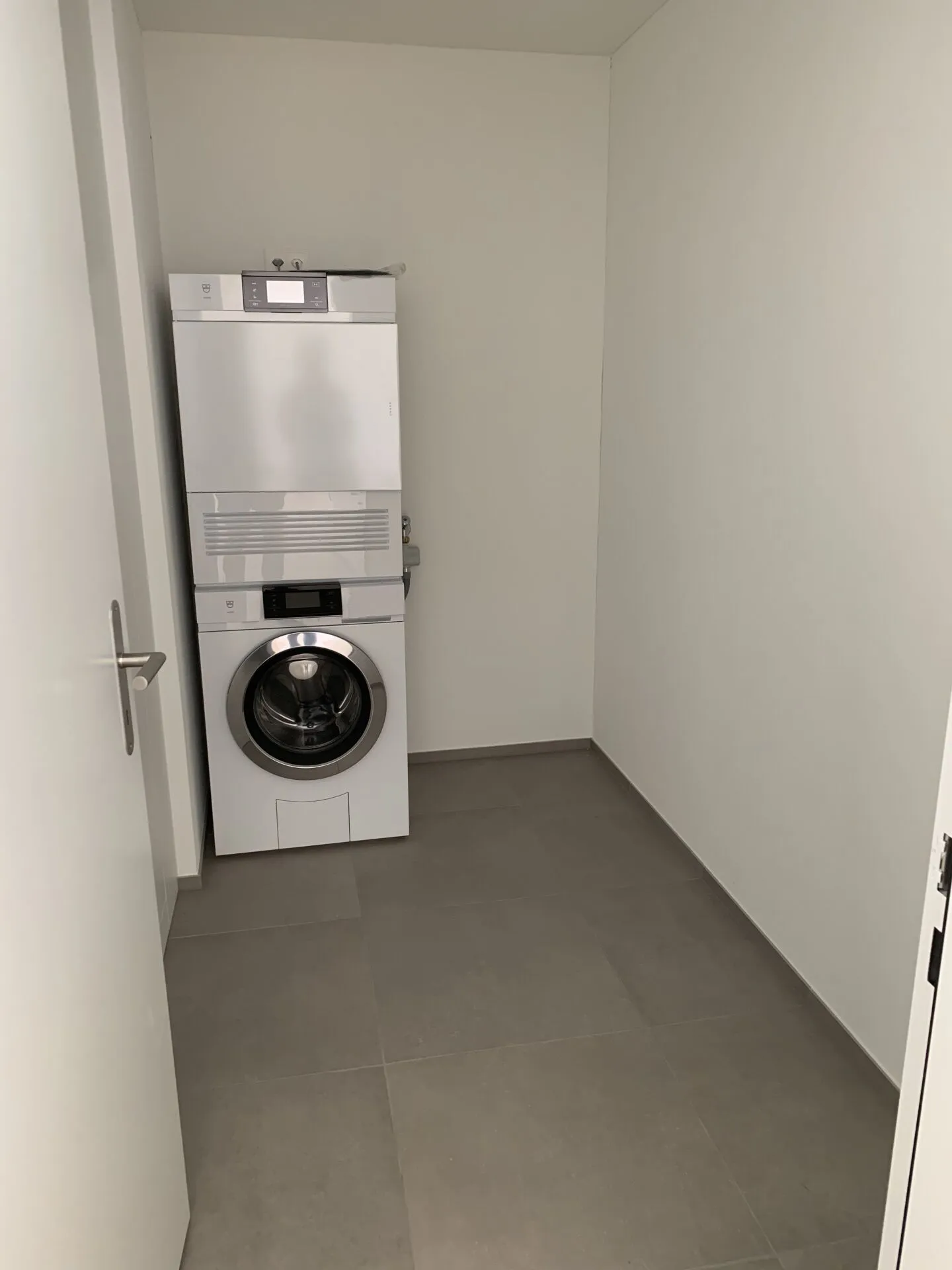 Appartement exclusif de 3,5 pièces au rez-de-chaussée, à proximité immédiate de la vieille ville ! - Photo 12 sur 14