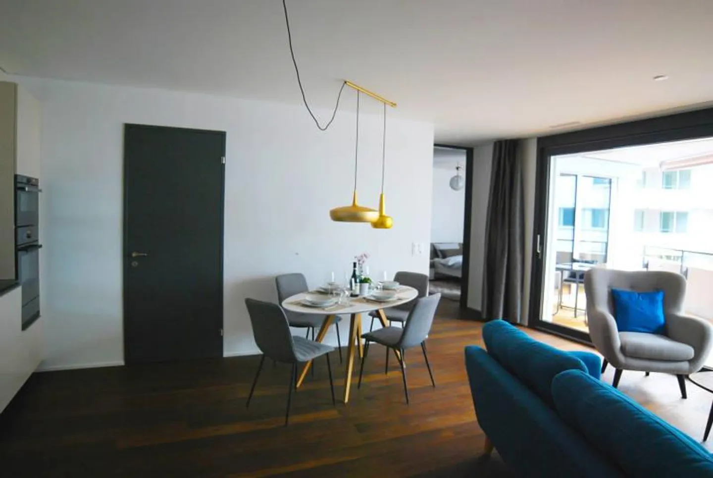 Appartamento arredato di 2,5 stanze con loggia spaziosa - Foto 2 di 7