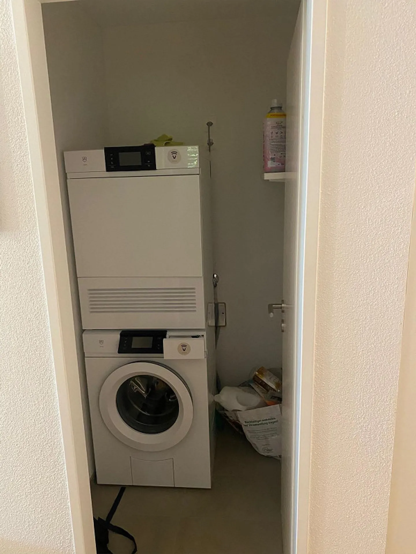 Looking for a new tenant for bright, sunny 3 1/2 room apartment from 1.7.26 - Photo 7 of 8