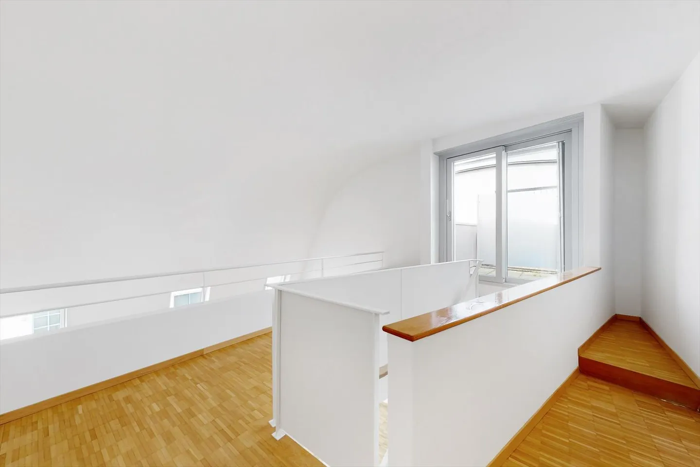 3.5 Room Apartment - Photo 8 of 10