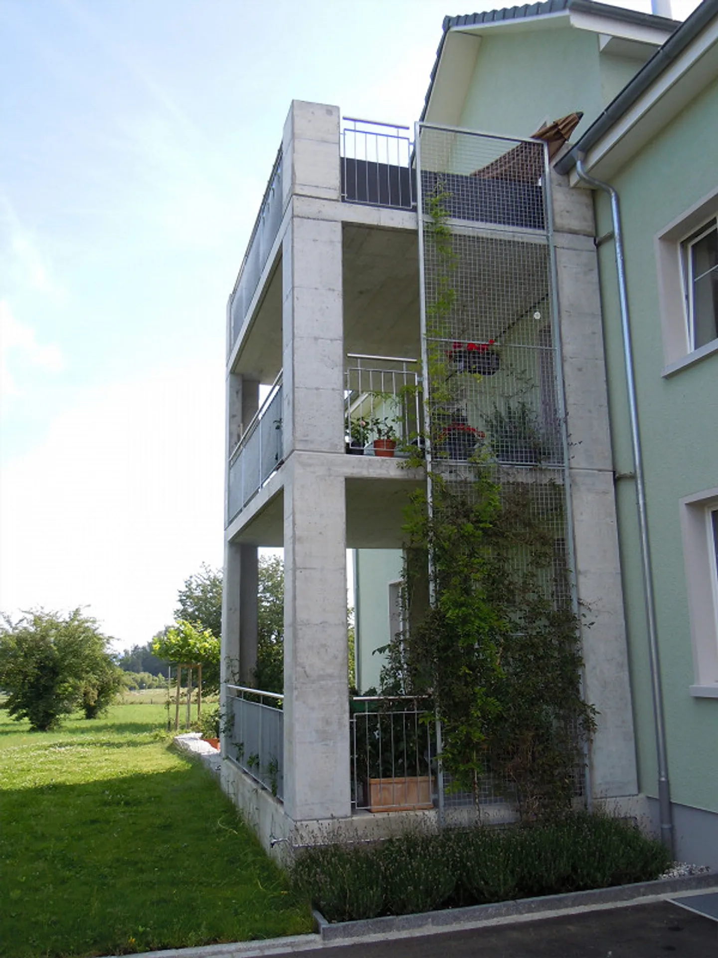 Appartement 4 1/2 pièces dans une maison de 3 familles, près de la gare + du lac - Photo 2 sur 11