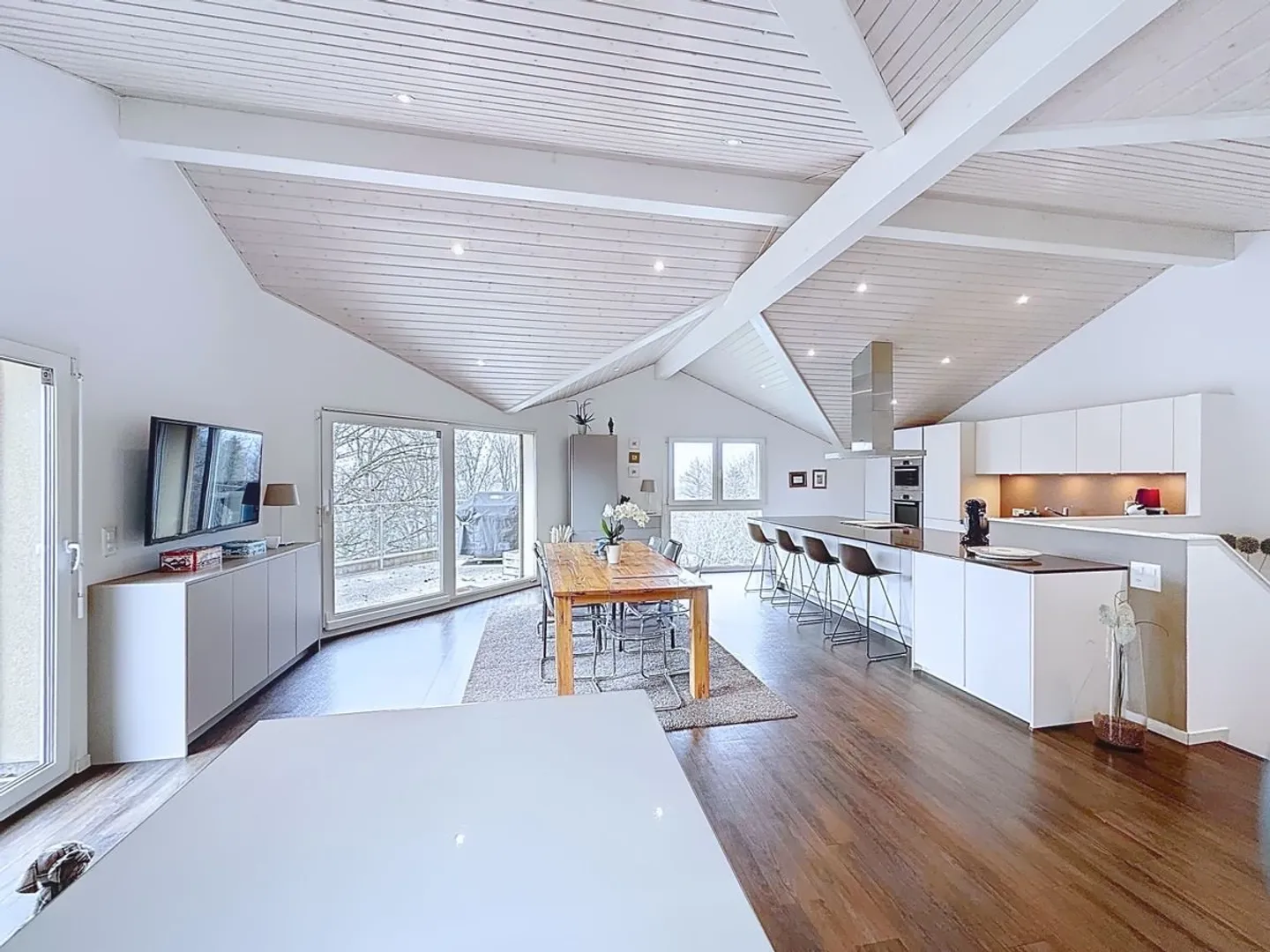 Belmont-sur-Lausanne - Magnificent Single-Family Home on Three Levels - Photo 2 of 12