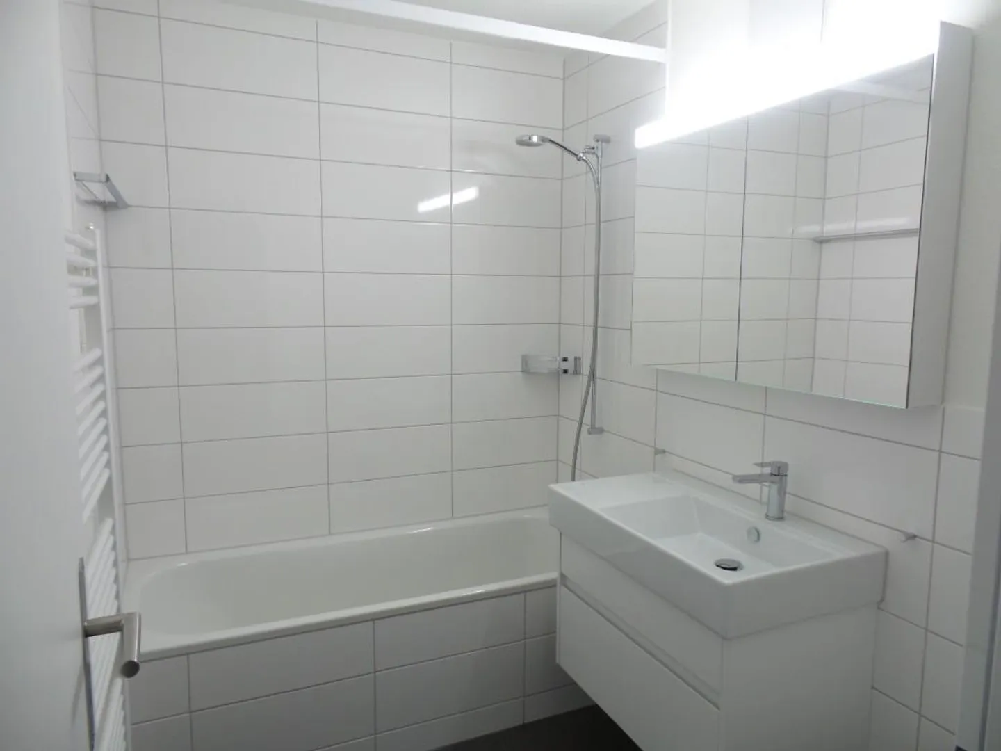 Appartement spacieux de 2,5 pièces dans un emplacement calme et ensoleillé - Photo 6 sur 7