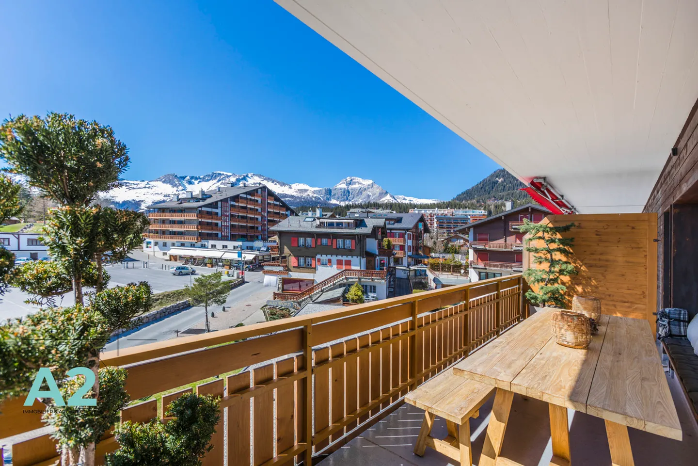 Außergewöhnliche Wohnung im Zentrum von Crans-Montana, Panoramablick - Foto 13 von 20