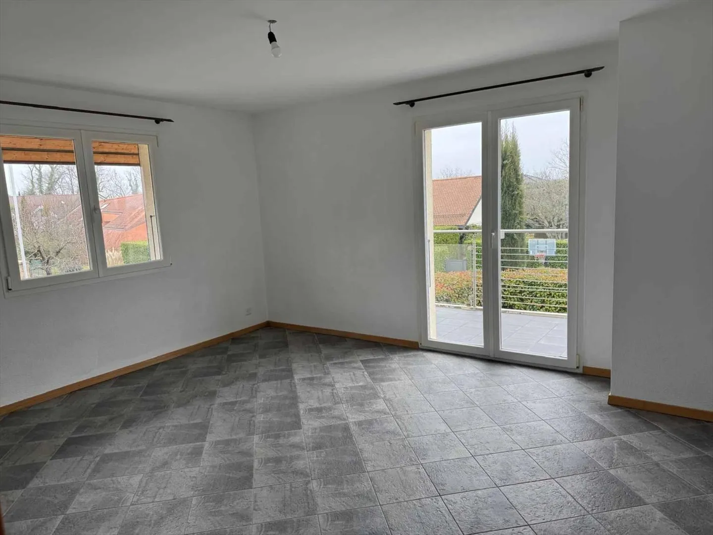 Semi-Detached House 10.5 Rooms - Photo 9 of 13