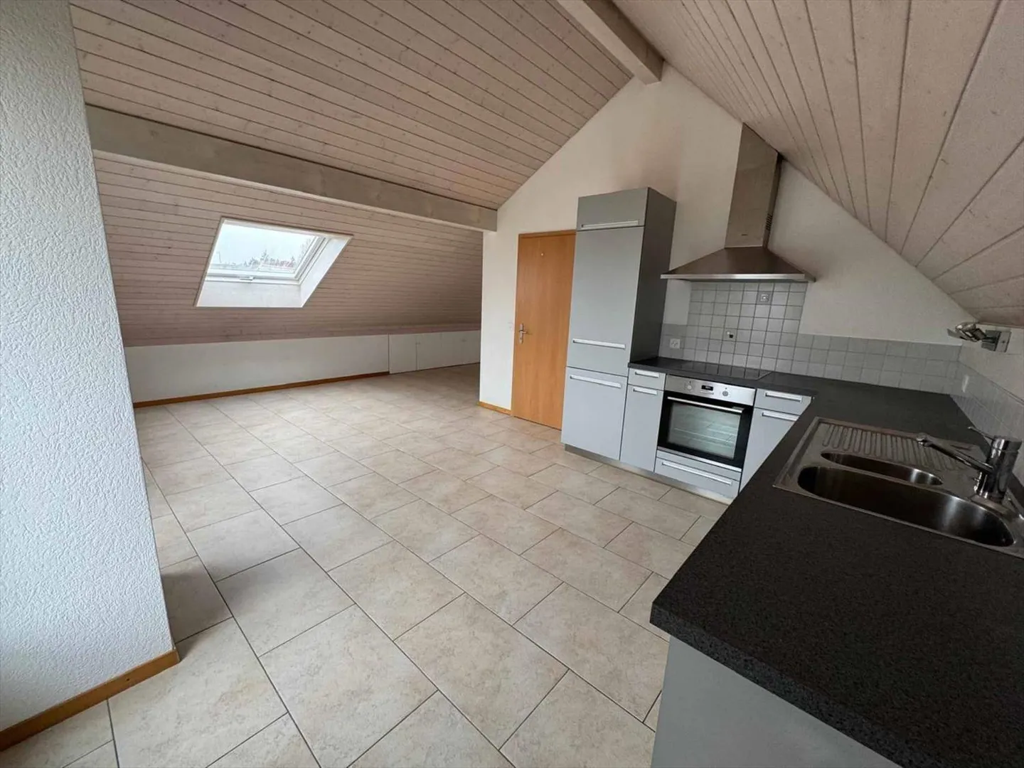 Semi-Detached House 10.5 Rooms - Photo 11 of 13