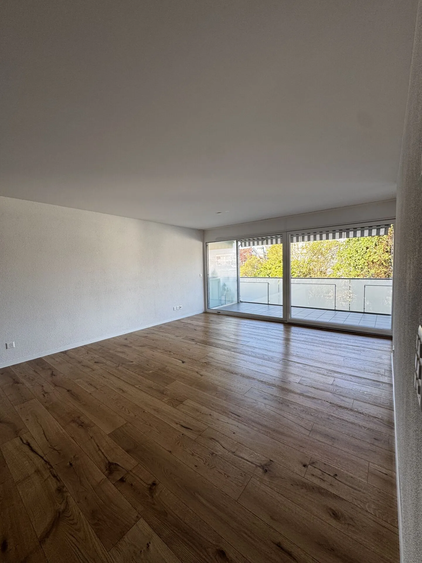 Appartamento attraente con parquet in legno massello e grande balcone - Foto 2 di 11