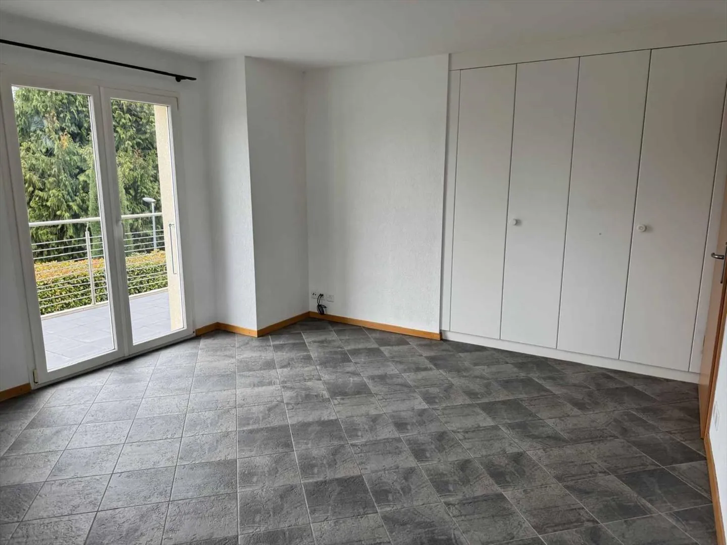 Semi-Detached House 10.5 Rooms - Photo 12 of 13