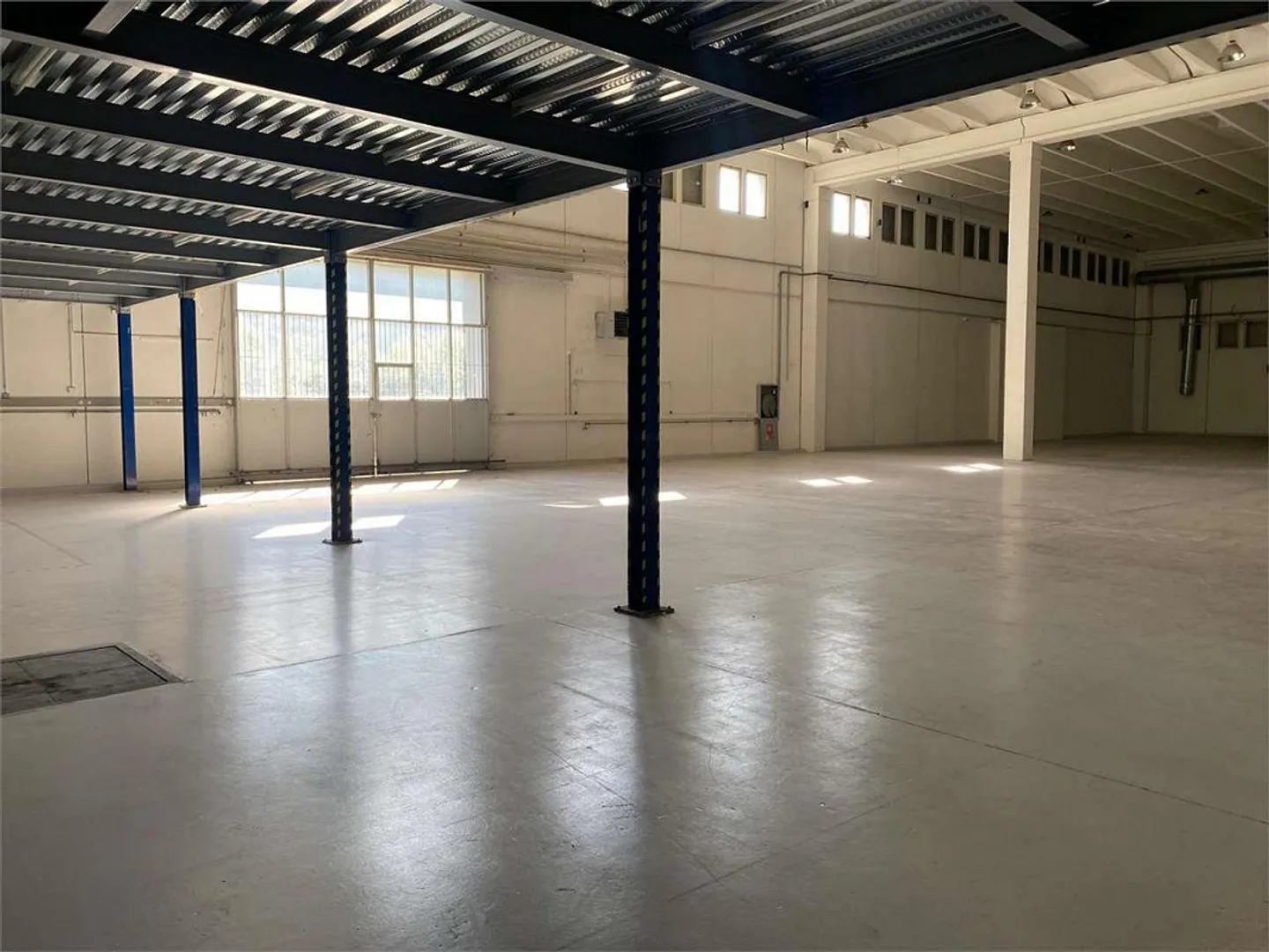 Bioggio, entrepôt avec stockage et bureaux - Photo 5 sur 13