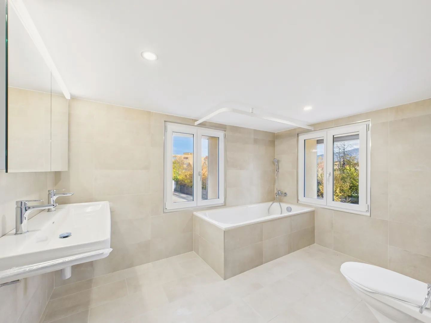 Maison moderne multi-générationnelle avec trois appartements séparés dans un emplacement privilégié à Goldach (SG) - entièrement rénovée, ensoleillée et polyvalente - Photo 12 sur 13