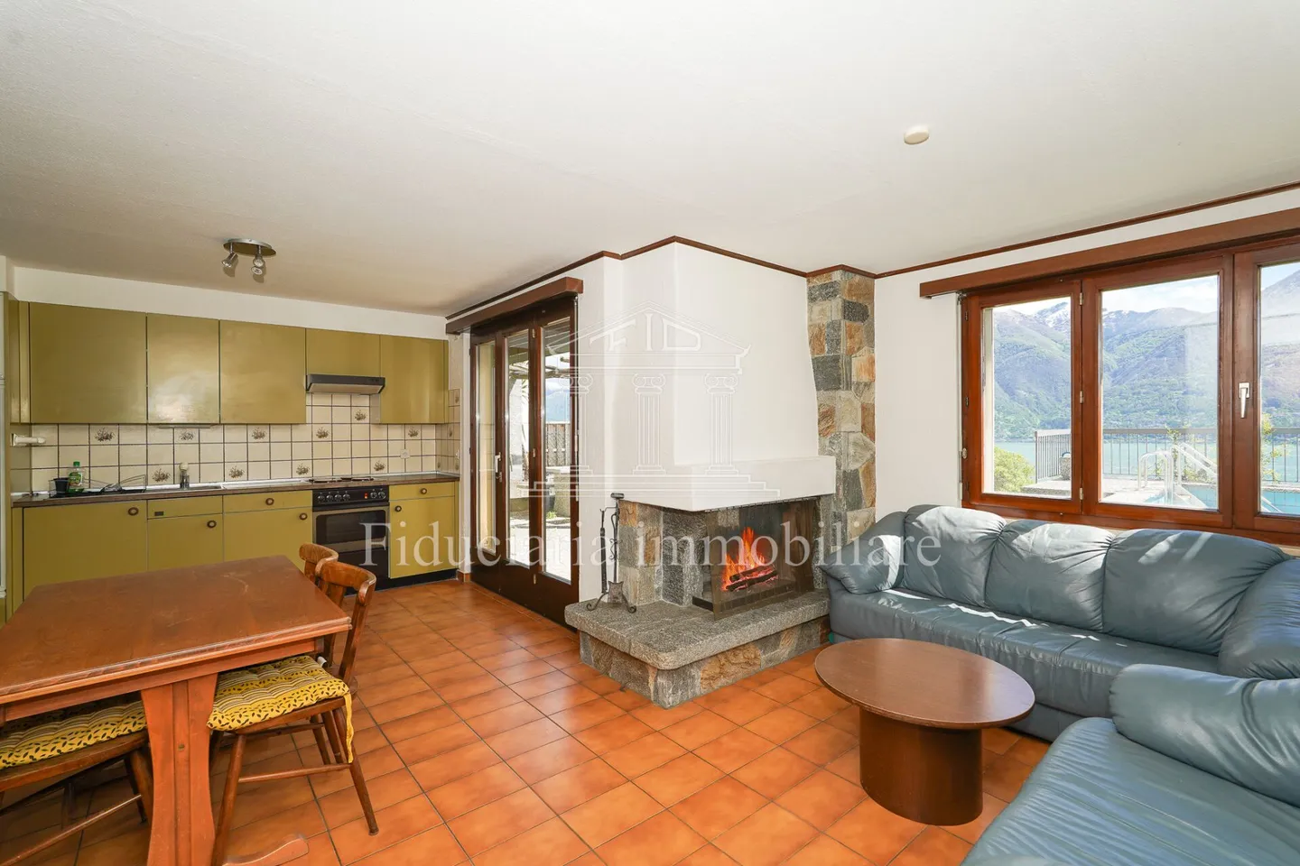 Large terraced house with great potential and beautiful view - Photo 10 of 13