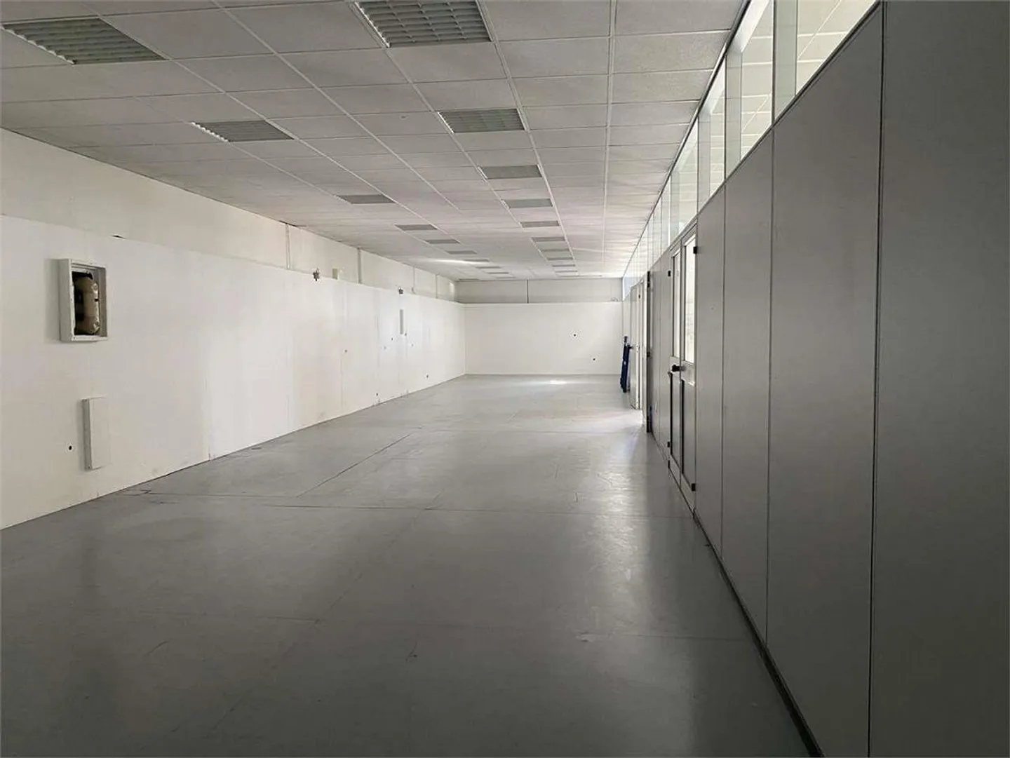 Bioggio, entrepôt avec stockage et bureaux - Photo 13 sur 13