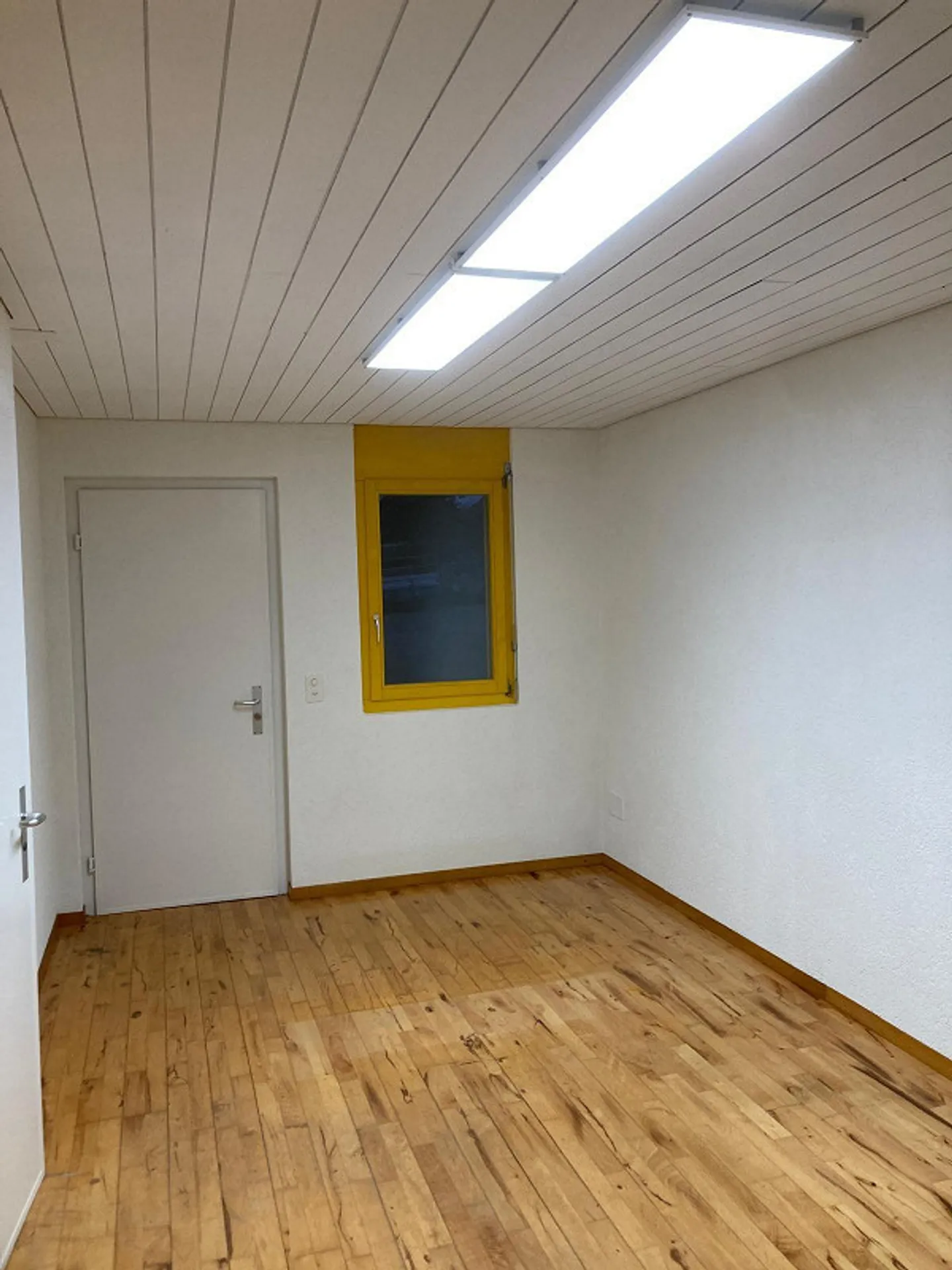 Spazio commerciale piano terra 240m2 a Kölliken - Foto 5 di 5