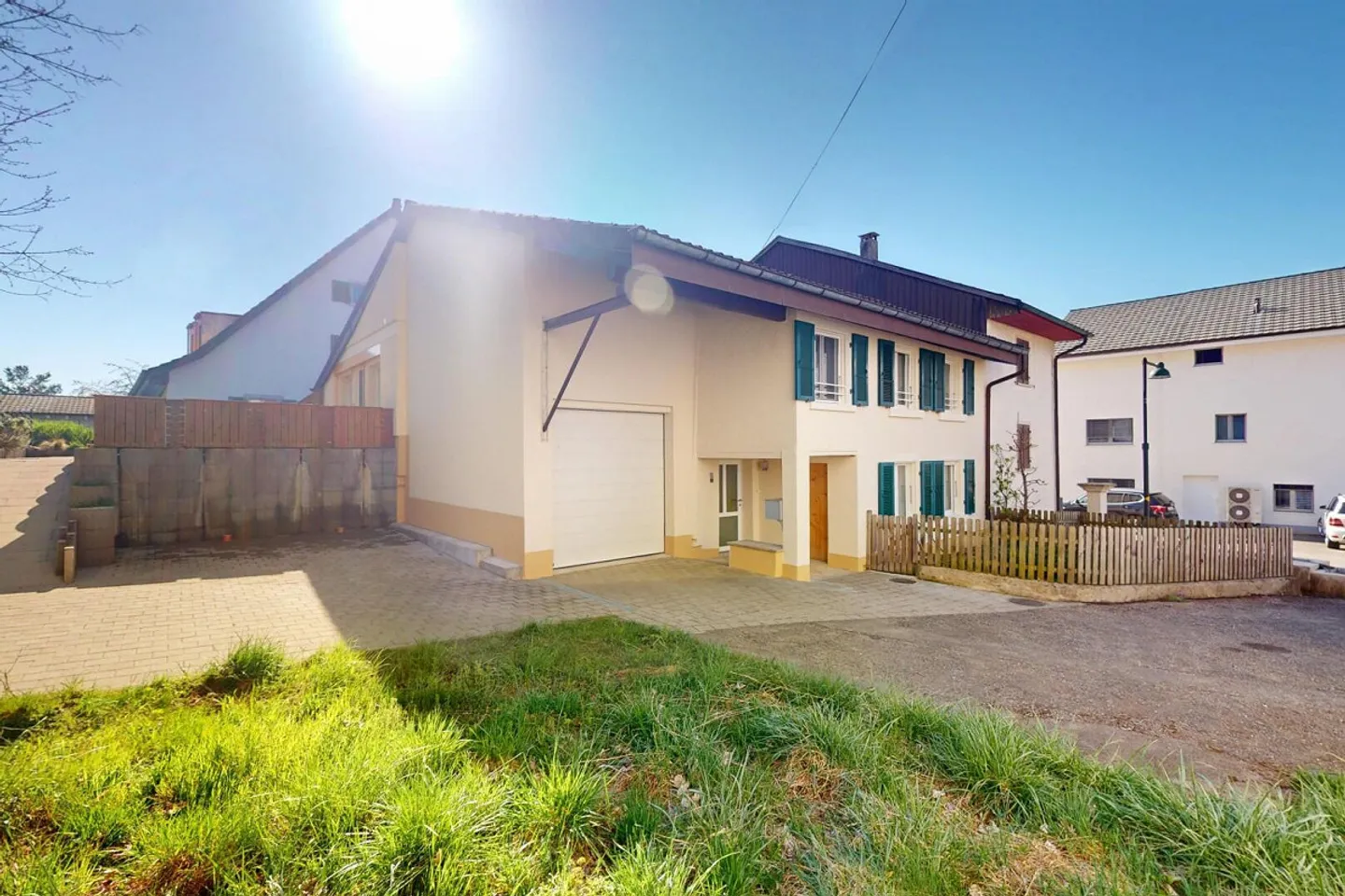 Ampia casa unifamiliare nel cuore di Liesberg, Canton BL - Foto 1 di 14
