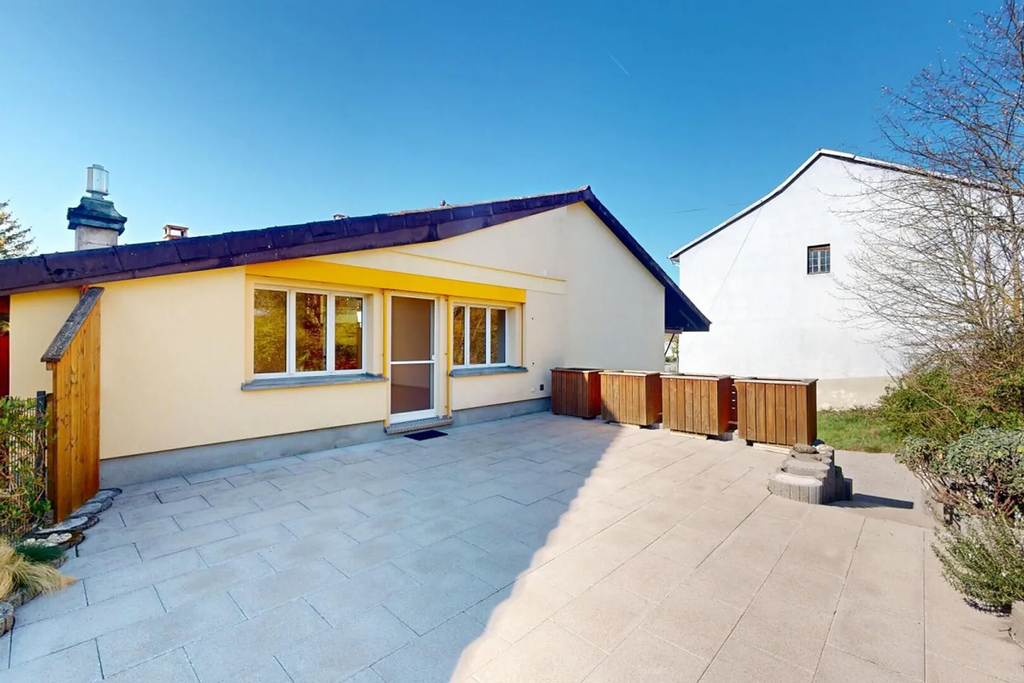 Ampia casa unifamiliare nel cuore di Liesberg, Canton BL - Foto 2 di 14