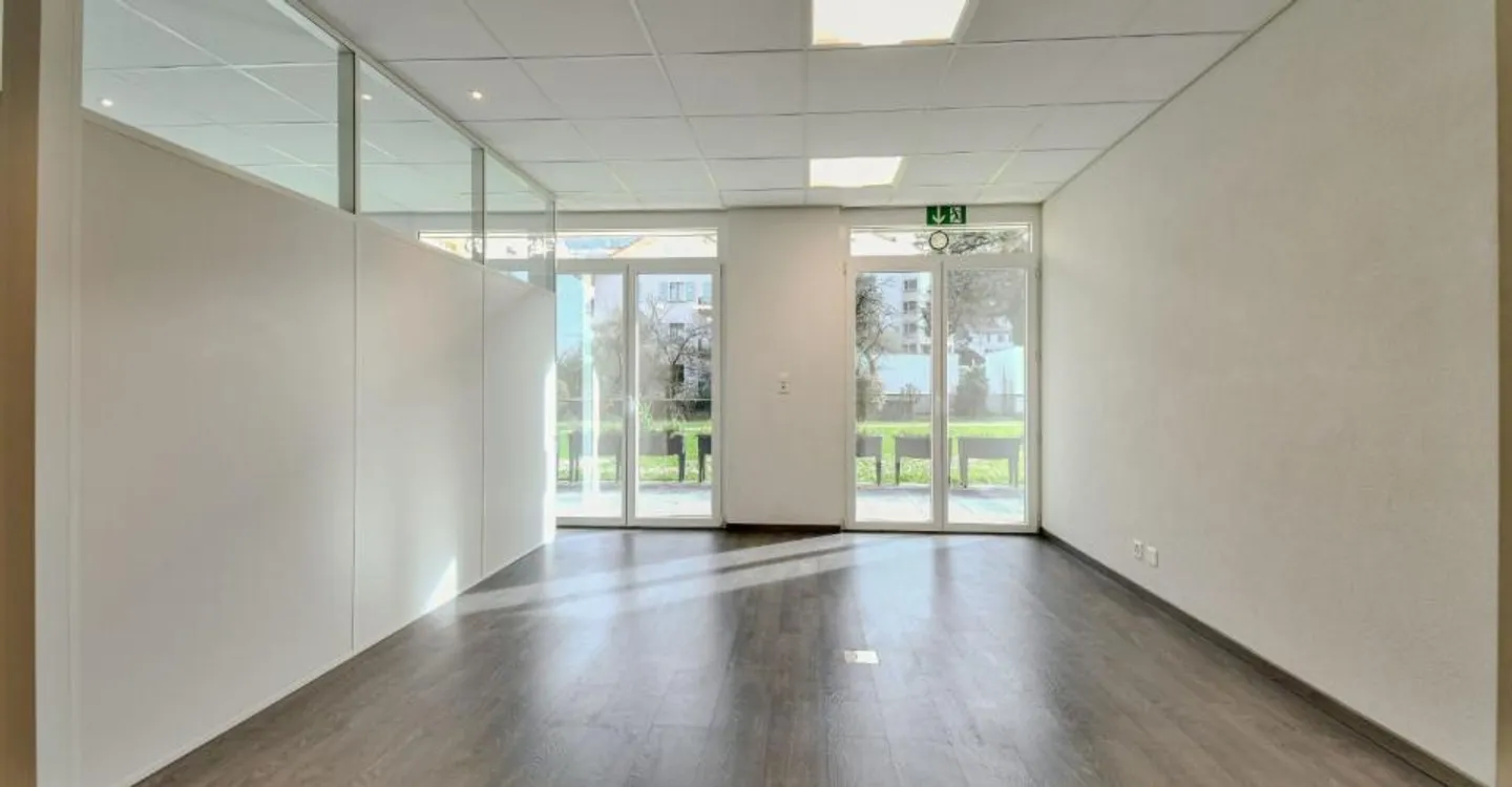 Commercial Space in Monthey - Photo 2 of 12