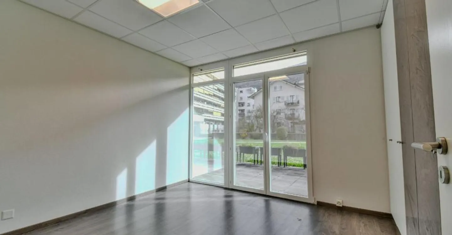Commercial Space in Monthey - Photo 4 of 12