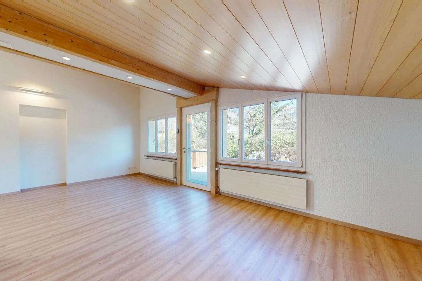 Ampia casa unifamiliare nel cuore di Liesberg, Canton BL - Foto 10 di 14