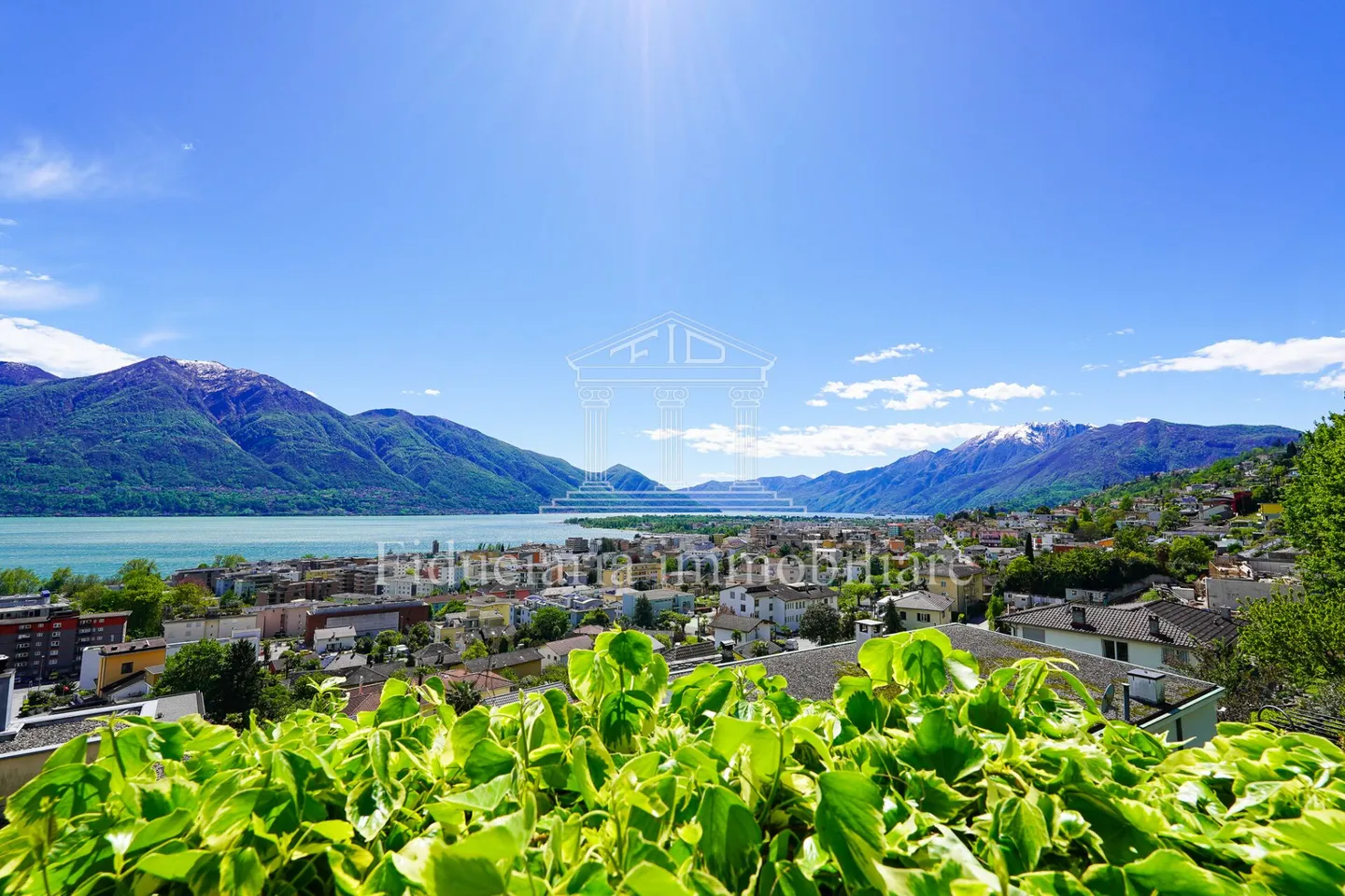 Large terraced house with great potential and beautiful view - Photo 13 of 13