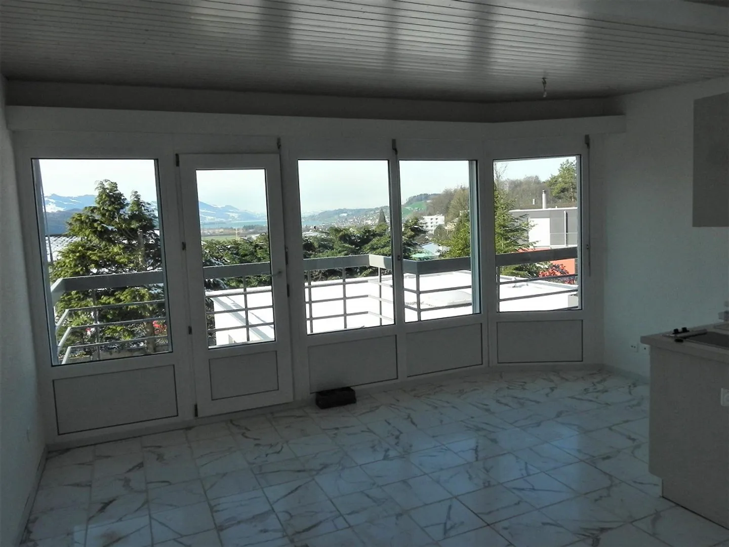Möbliertes Studio mit Terrasse - Foto 3 von 6