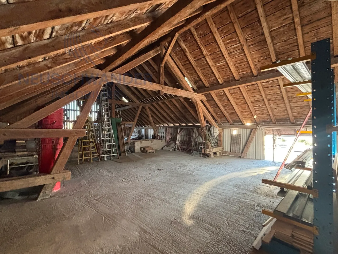 Craft project or living in a mixed zone on 655 m2 city center. - Photo 7 of 10