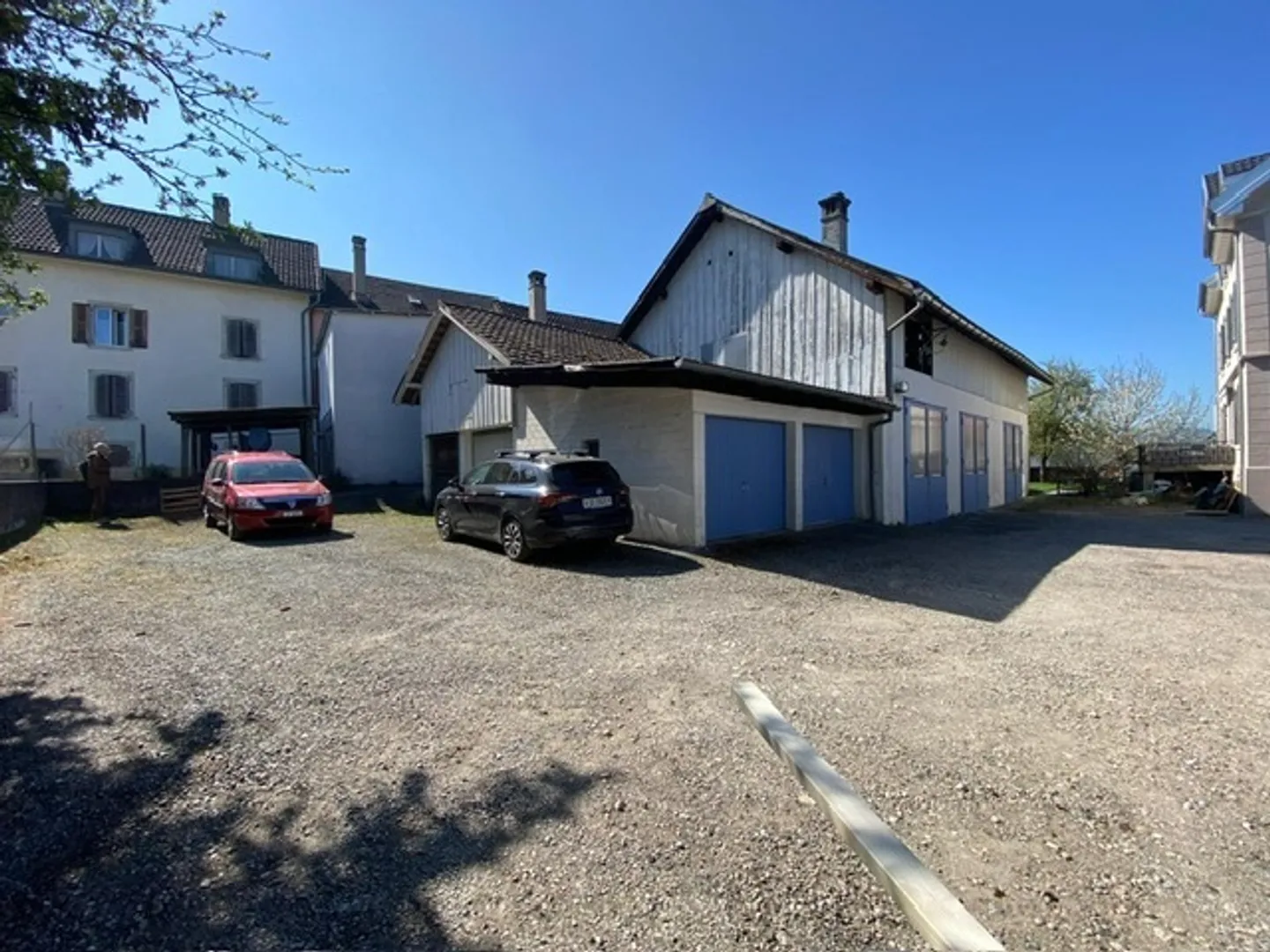 Craft project or living in a mixed zone on 655 m2 city center. - Photo 9 of 10