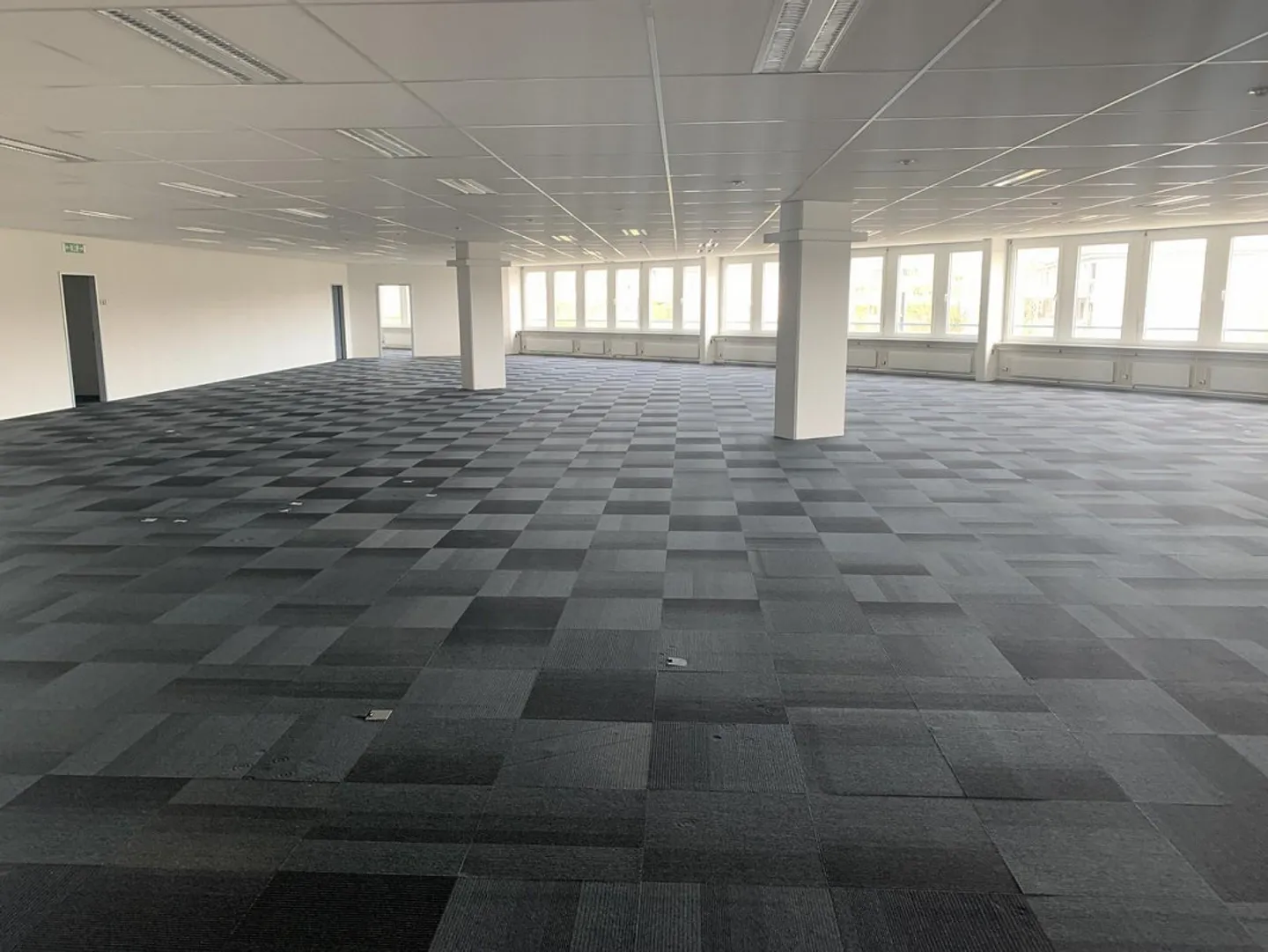 Espace commercial dans une zone industrielle à Wallisellen - Photo 7 sur 10