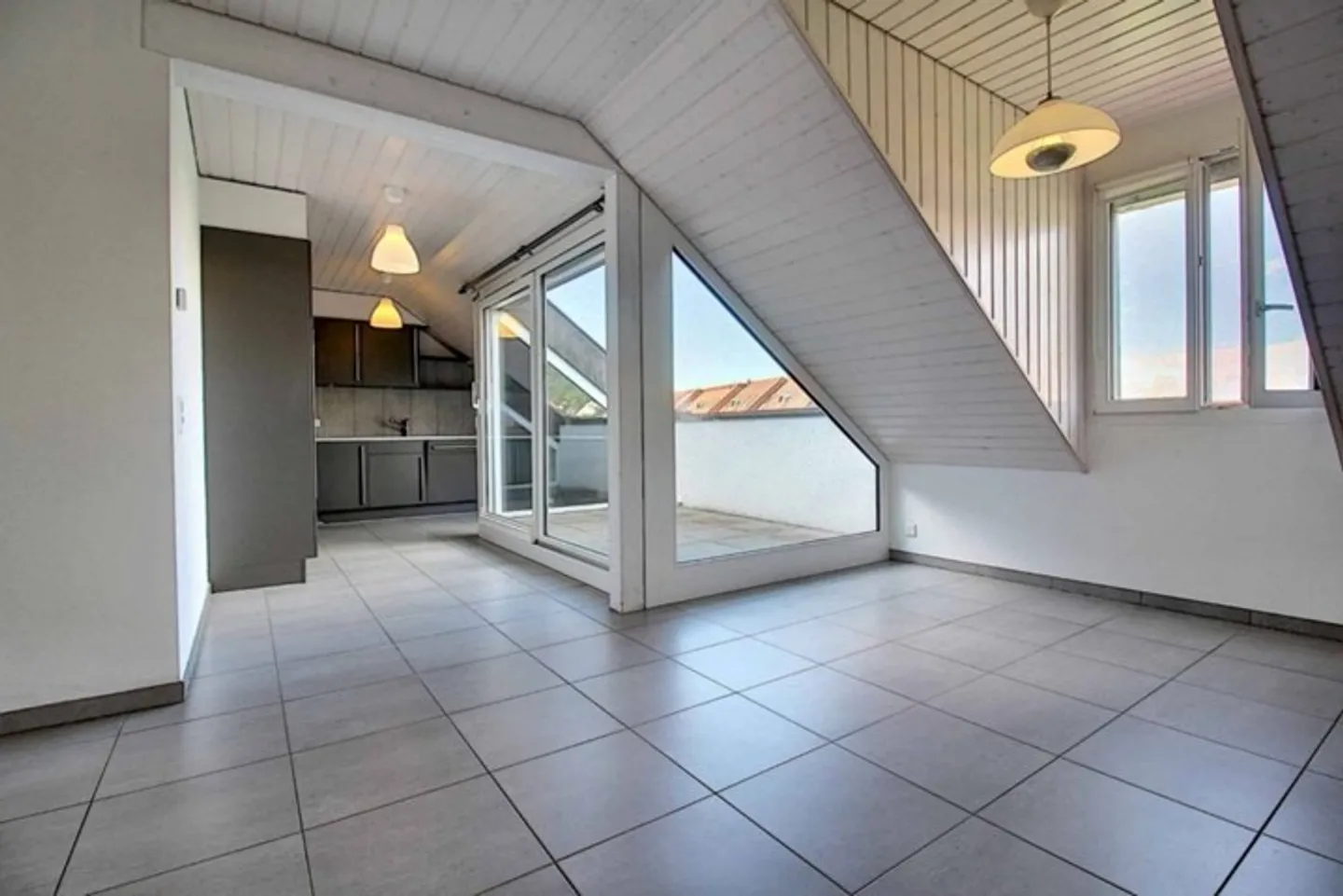 Geräumige Wohnung mit Balkon - Foto 1 von 13