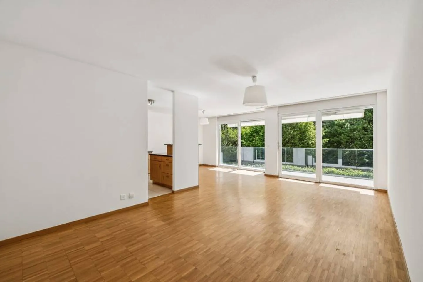 Helle Wohnung in grüner Umgebung - Foto 2 von 13