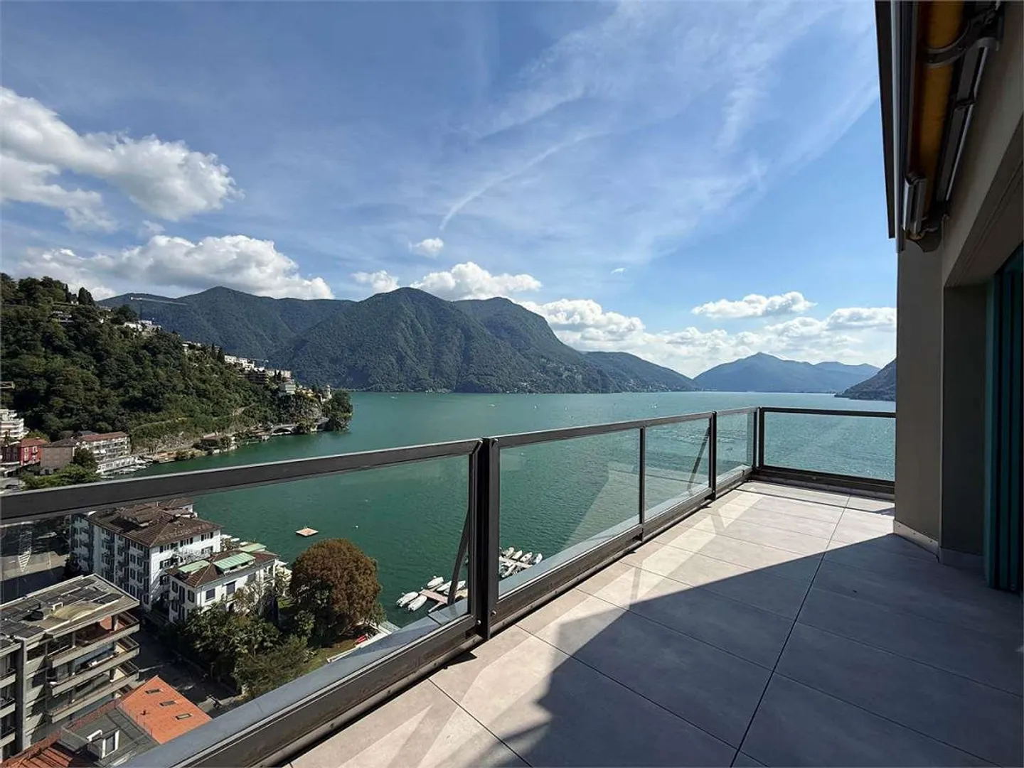 Appartamento di 6,5 locali con grande terrazzo vista lago a Lugano - Foto 2 di 13