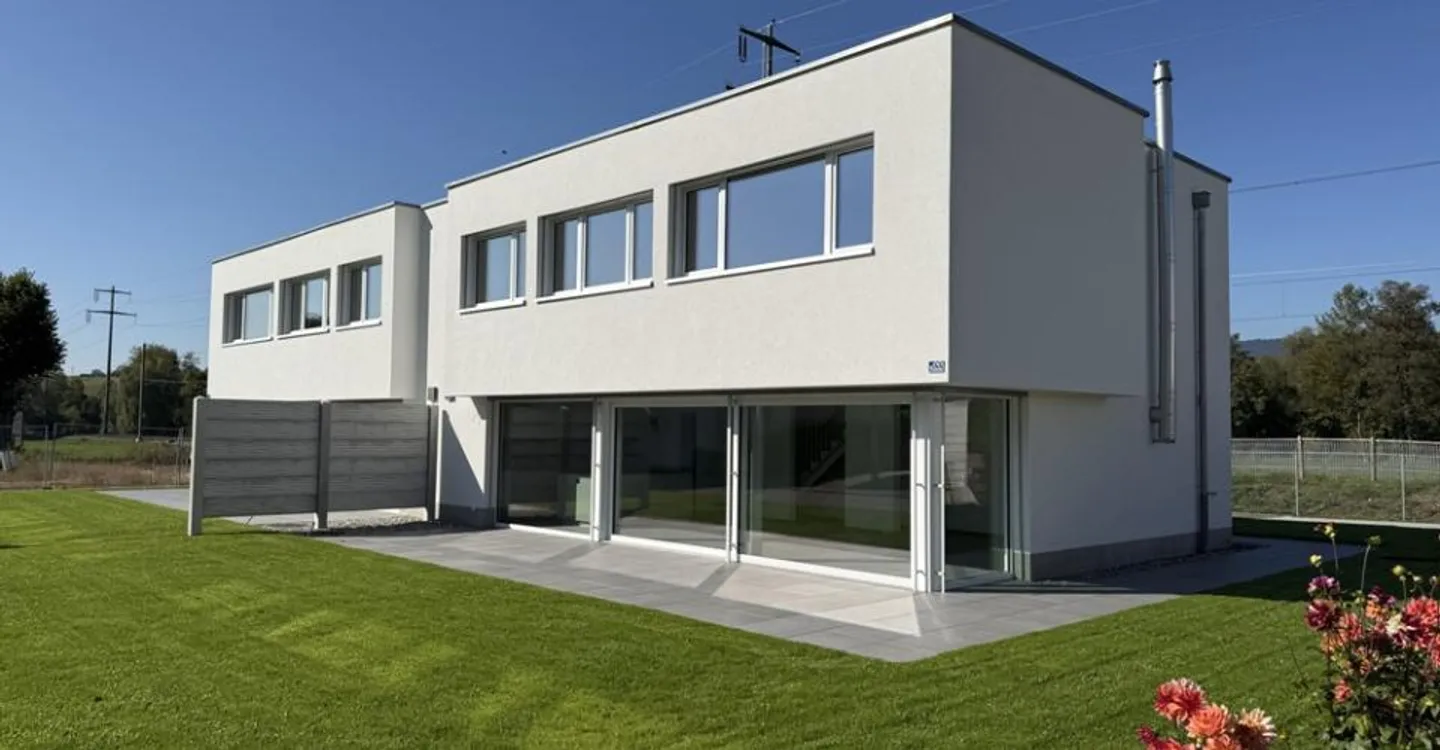 Maison Jumelée Moderne - Photo 2 sur 12