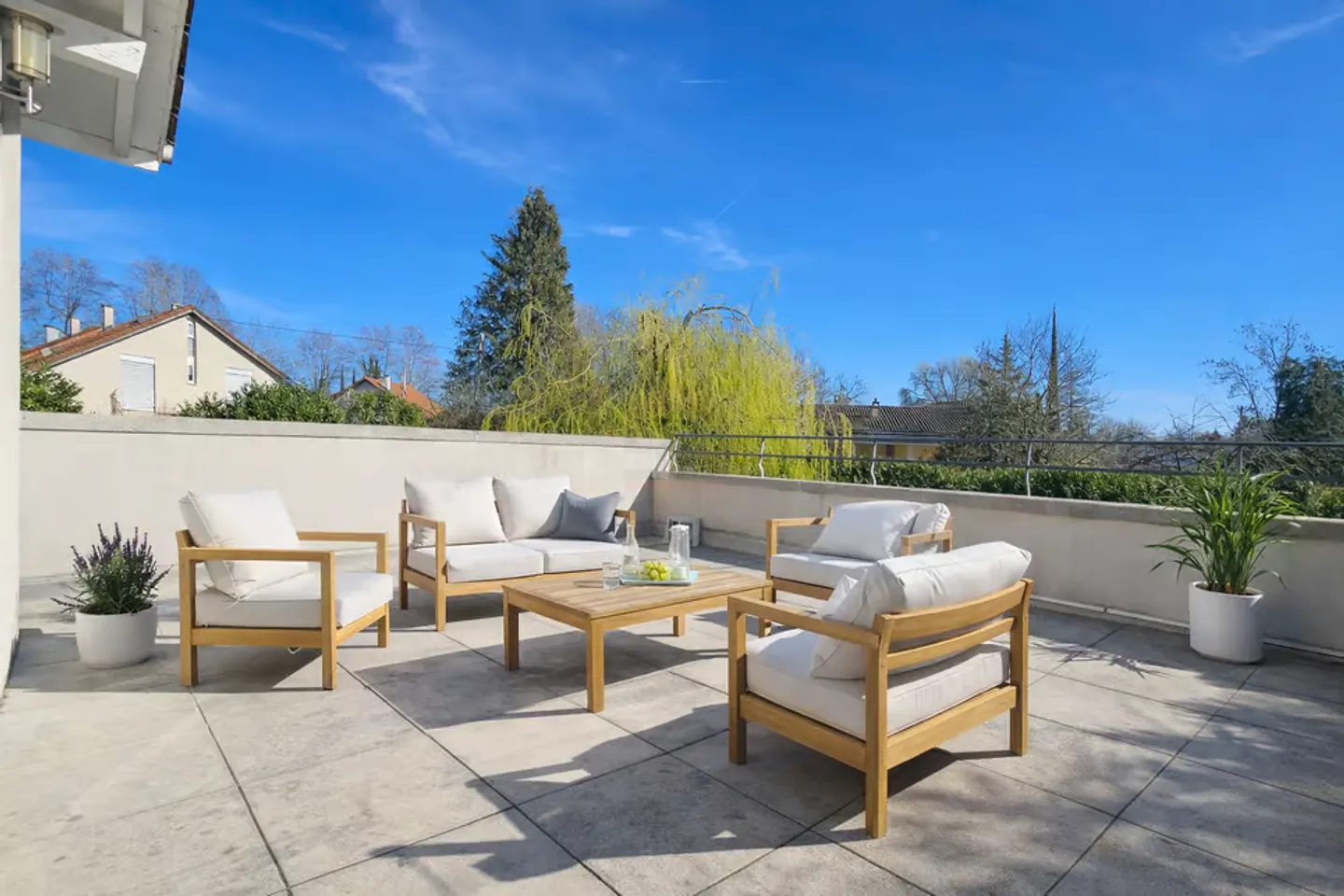 Elegant family villa with large flat garden and great potential in Founex - Photo 11 of 13