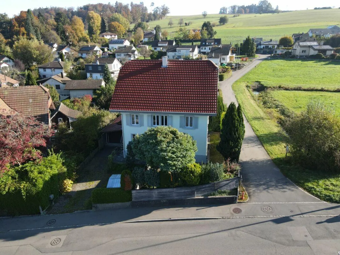 Casa bifamiliare con garage - Foto 1 di 24