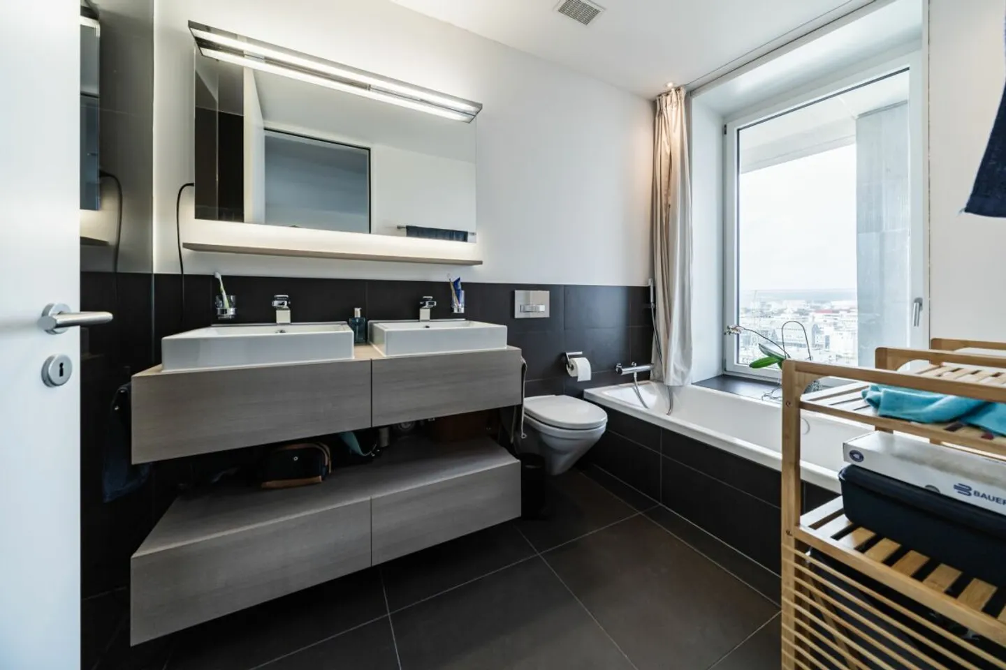 Appartement de luxe avec vue sur la ville - Photo 9 sur 13