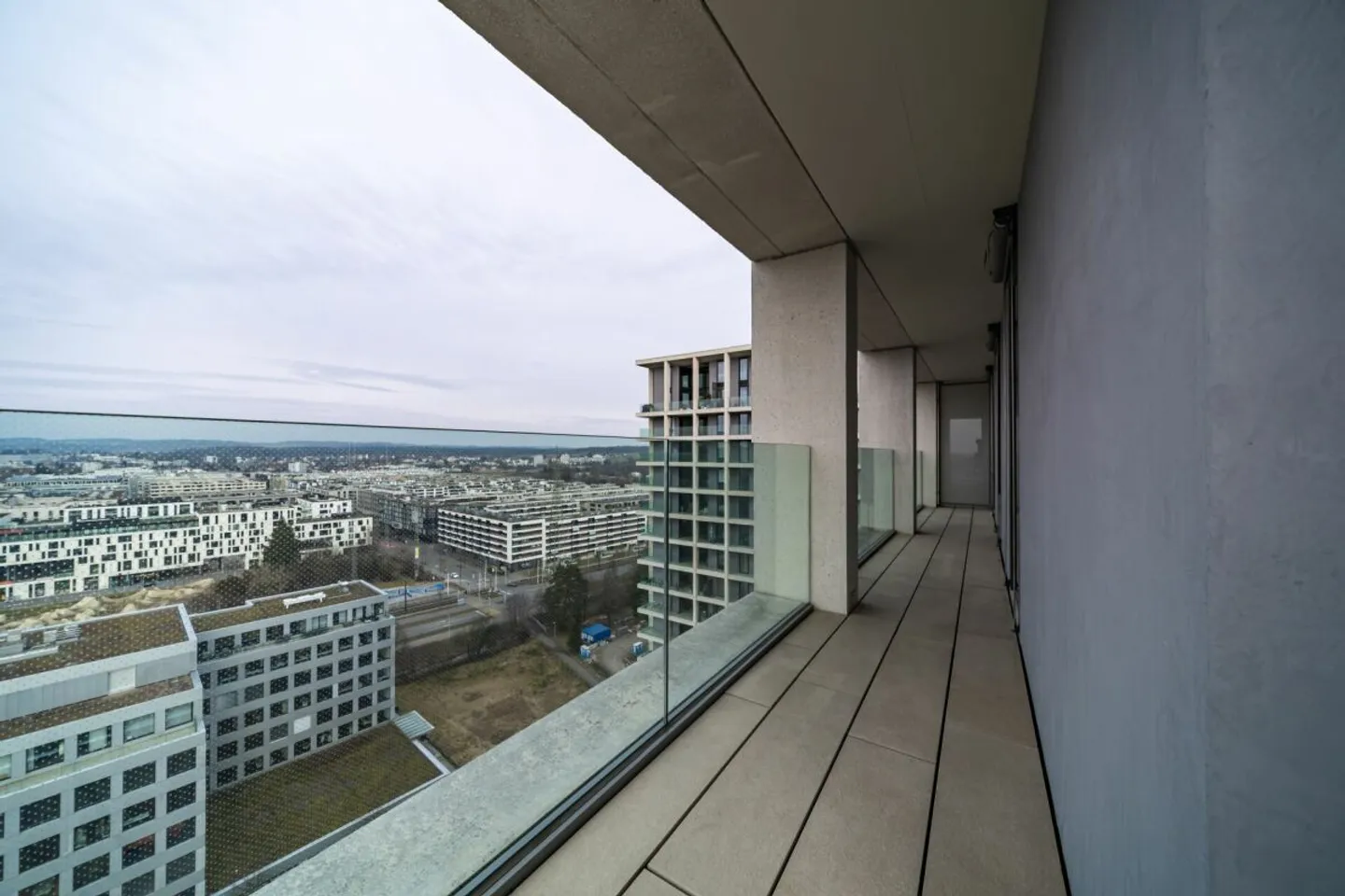 Appartement de luxe avec vue sur la ville - Photo 7 sur 13