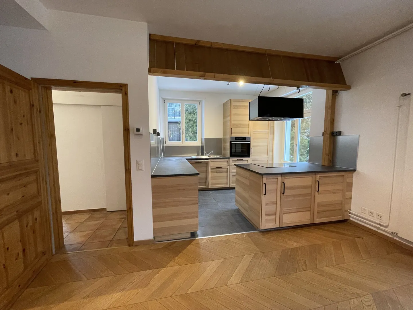 7.5-room semi-detached house for rent - Photo 3 of 13